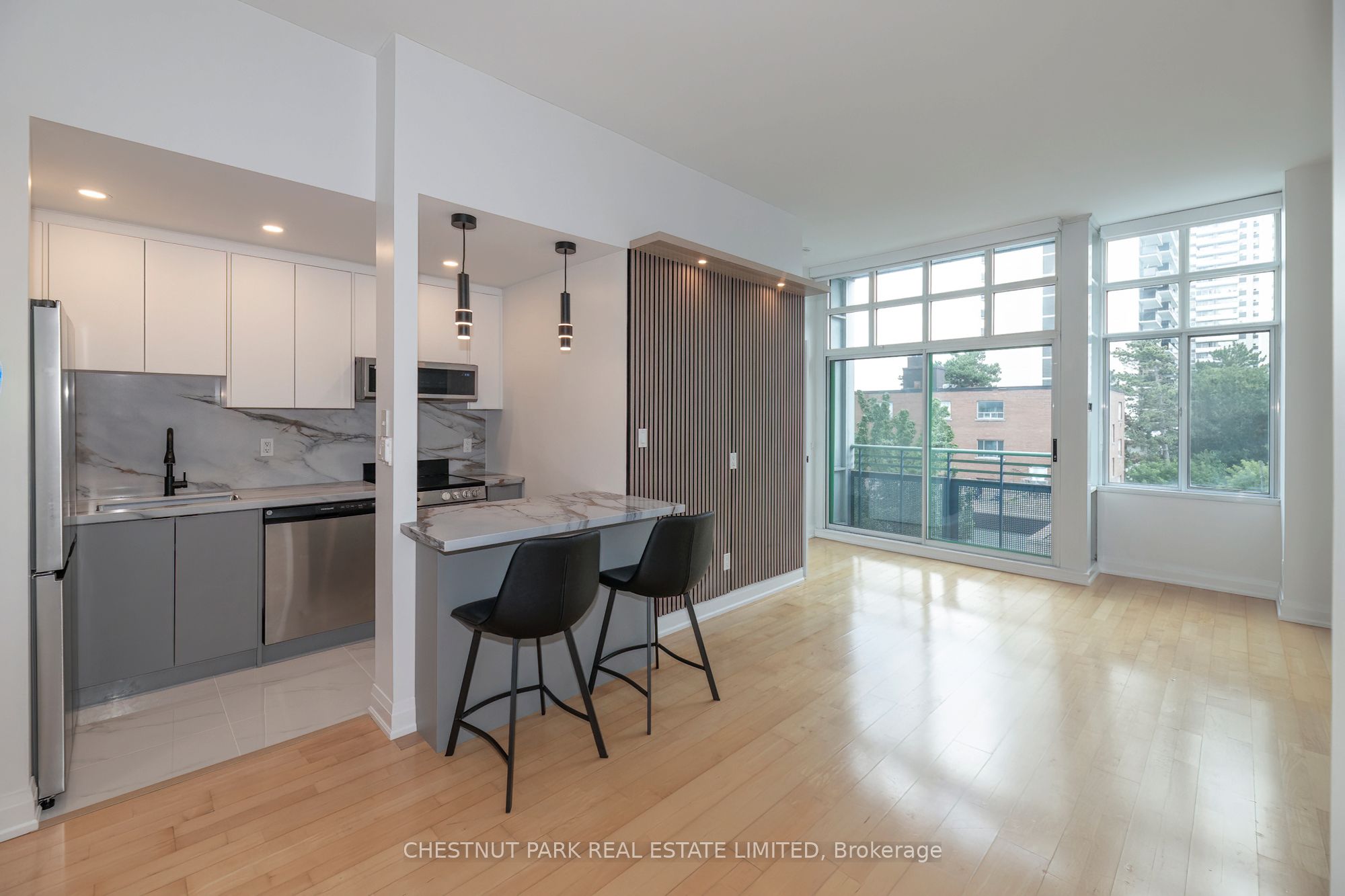 1901 Yonge Street 302, Toronto, ON M4S 1Y6 photo 5