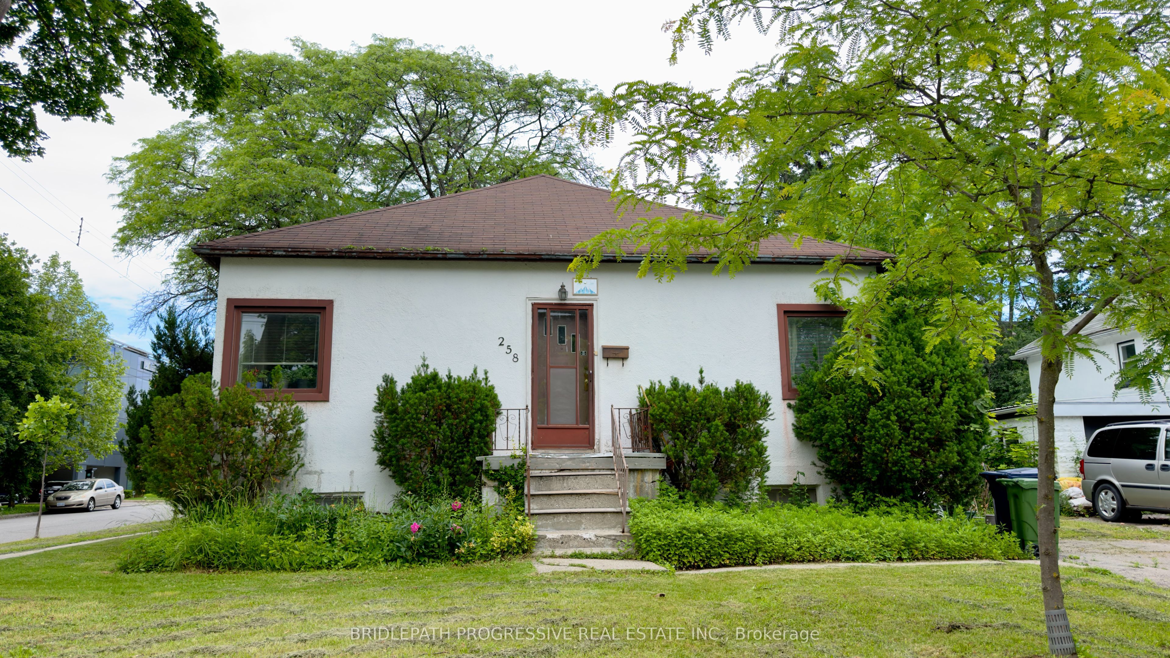 258 Bogert Avenue, Toronto, ON M2N 1L3 photo 3