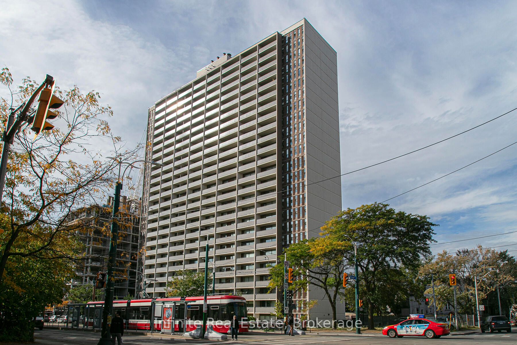 666 Spadina Avenue 711, Toronto, ON M5S 2H8