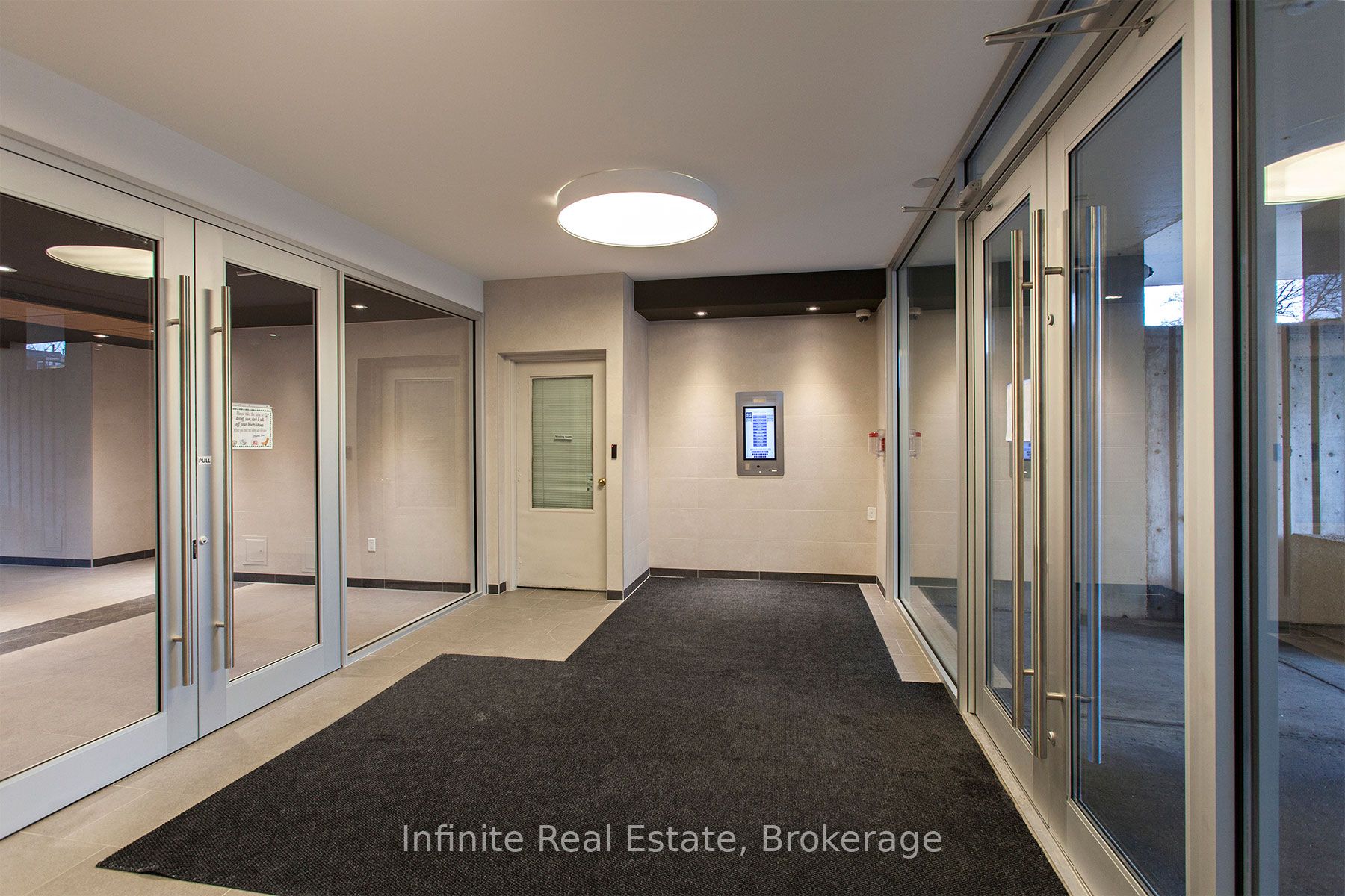 666 Spadina Avenue 711, Toronto, ON M5S 2H8 photo 3