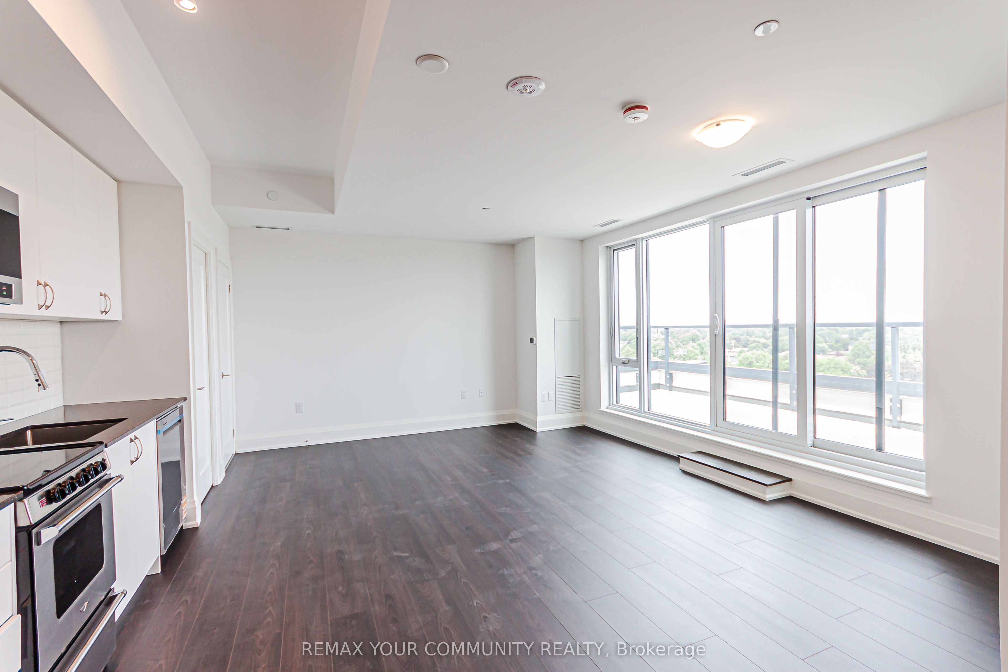 700 Sheppard Avenue W 905, Toronto, ON M3H 0G5 photo 3