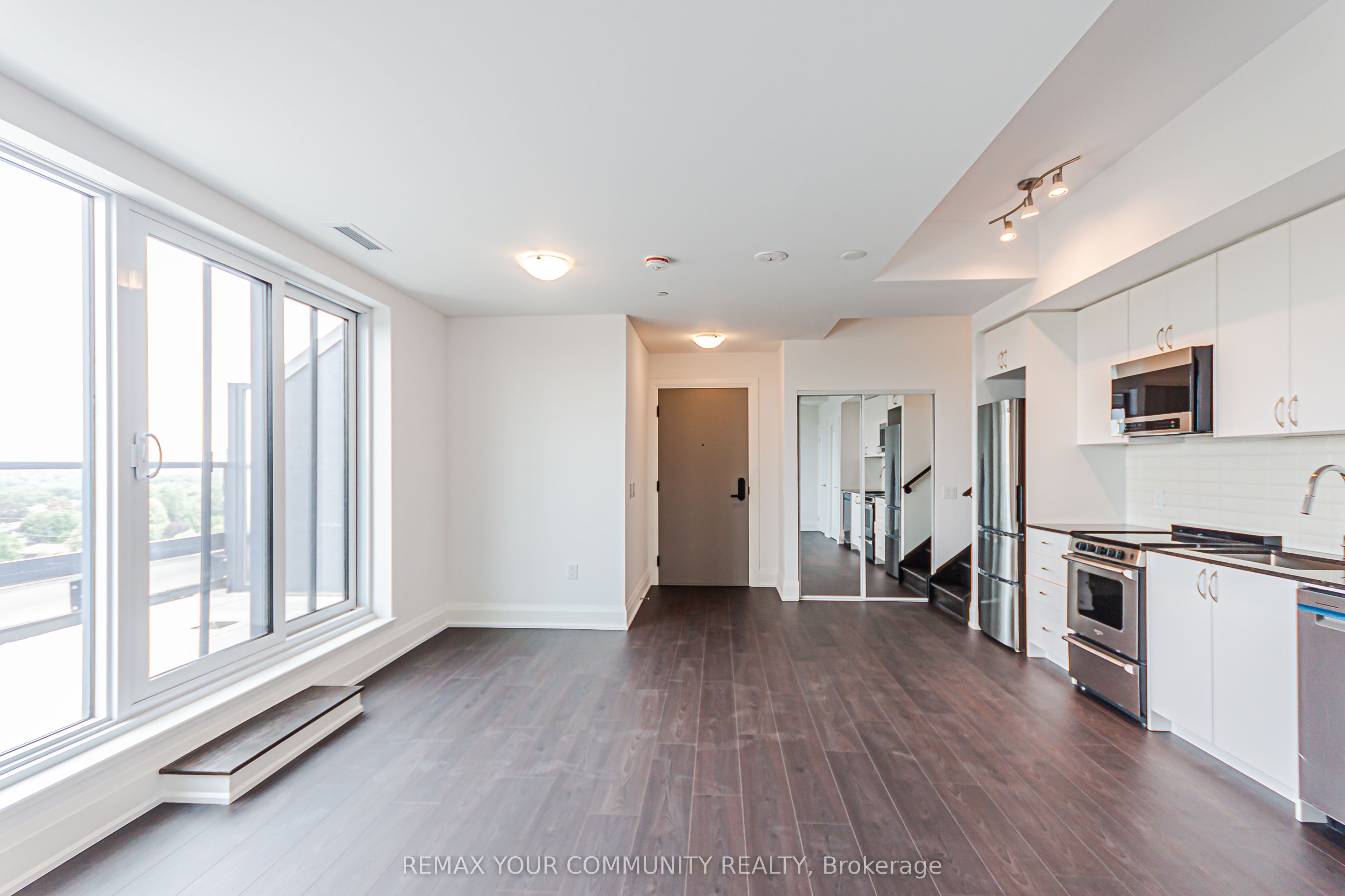 700 Sheppard Avenue W 905, Toronto, ON M3H 0G5 photo 5