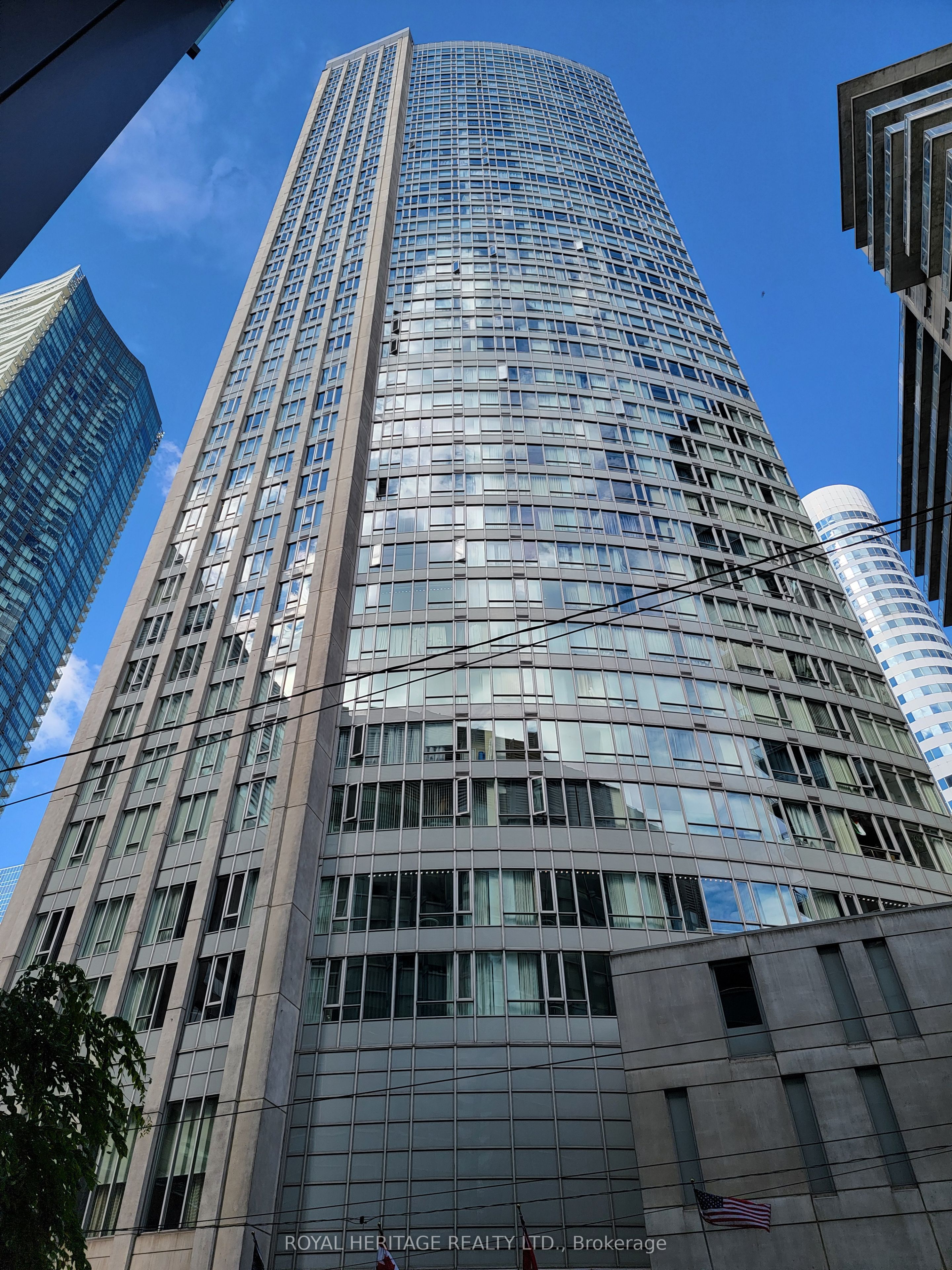 210 Victoria Street 2307, Toronto, ON M5B 2R3 photo 2