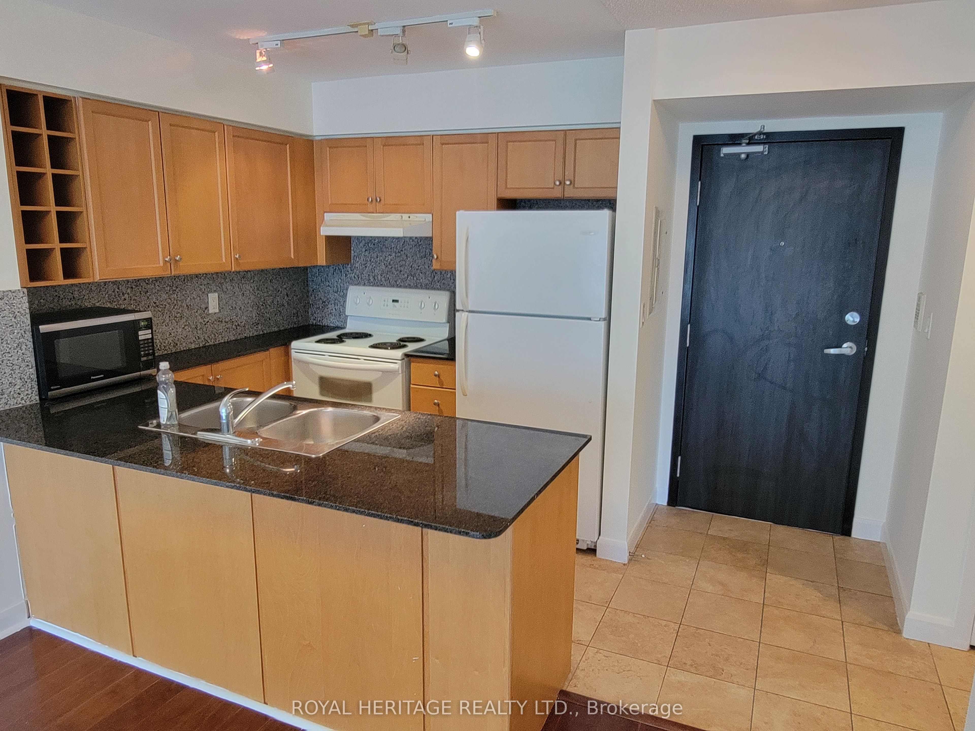 210 Victoria Street 2307, Toronto, ON M5B 2R3 photo 4