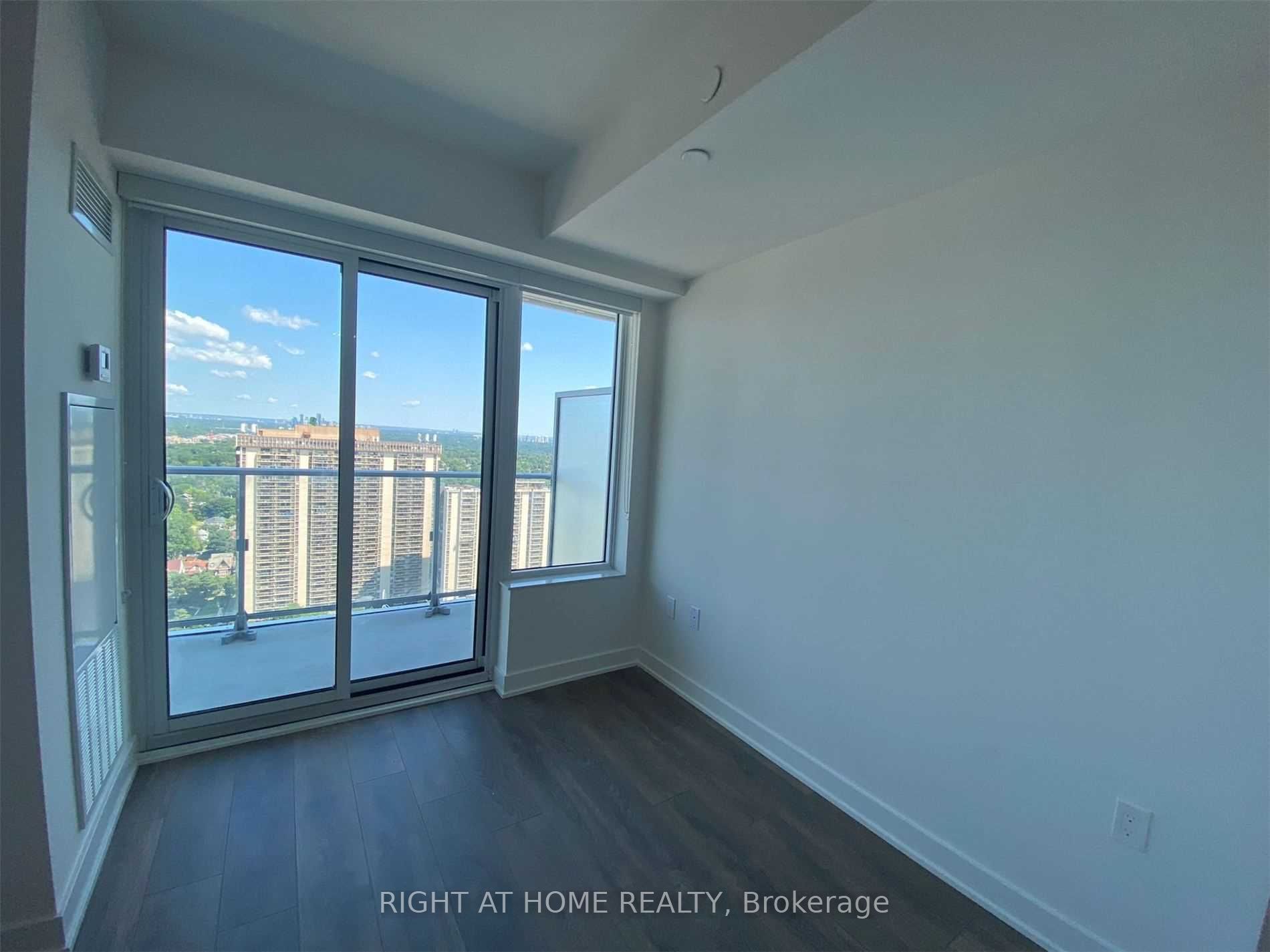 99 Broadway Avenue 2912, Toronto, ON M4P 0E3 photo 4