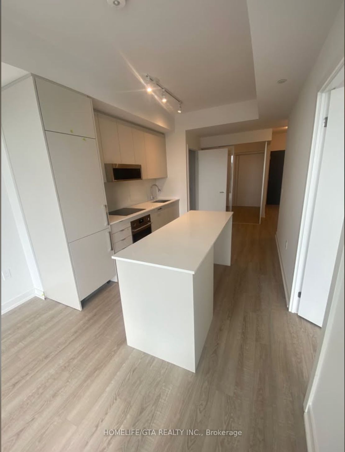 250 Lawrence Avenue W 621, Toronto, ON M5M 1B2 photo 2