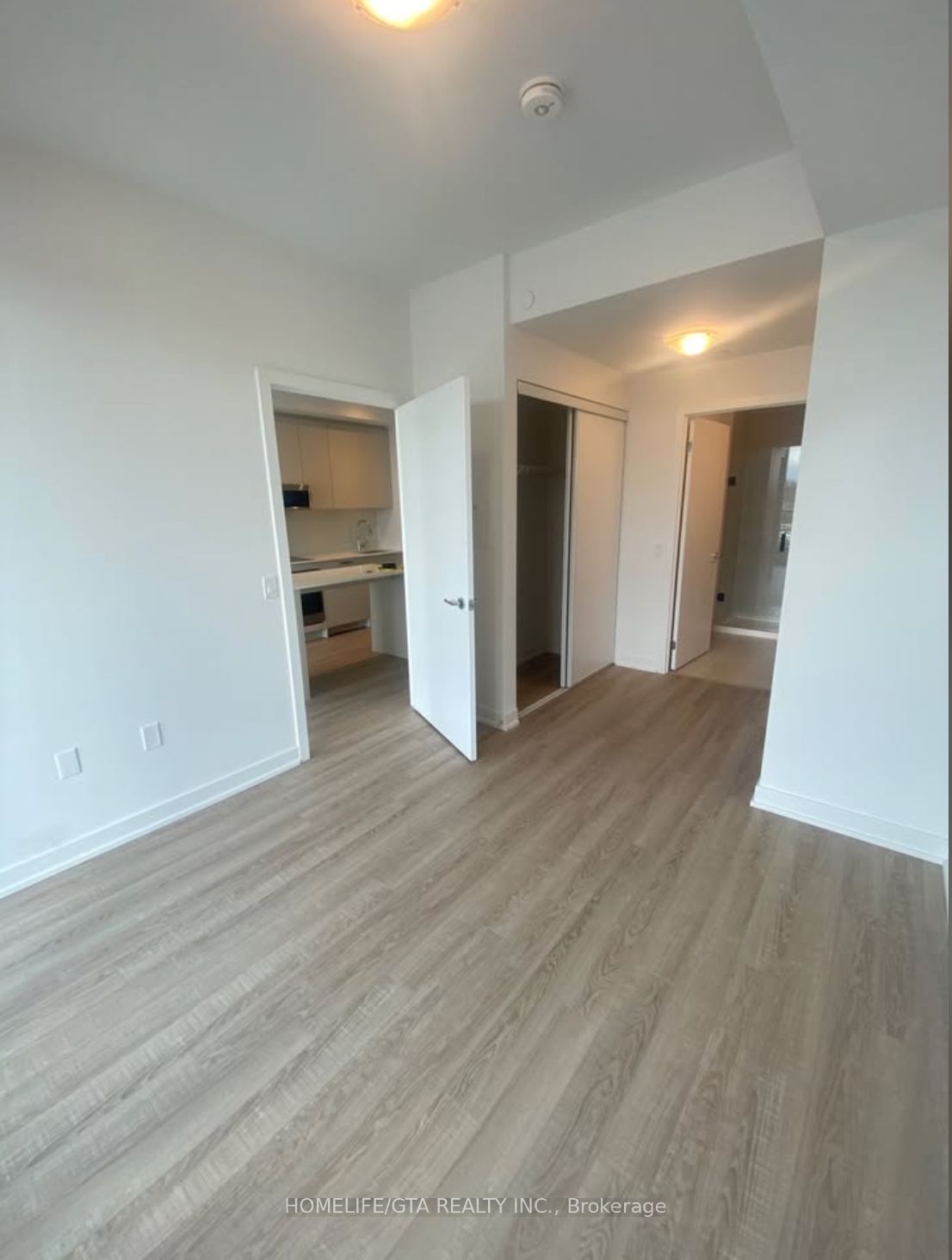 250 Lawrence Avenue W 621, Toronto, ON M5M 1B2 photo 5