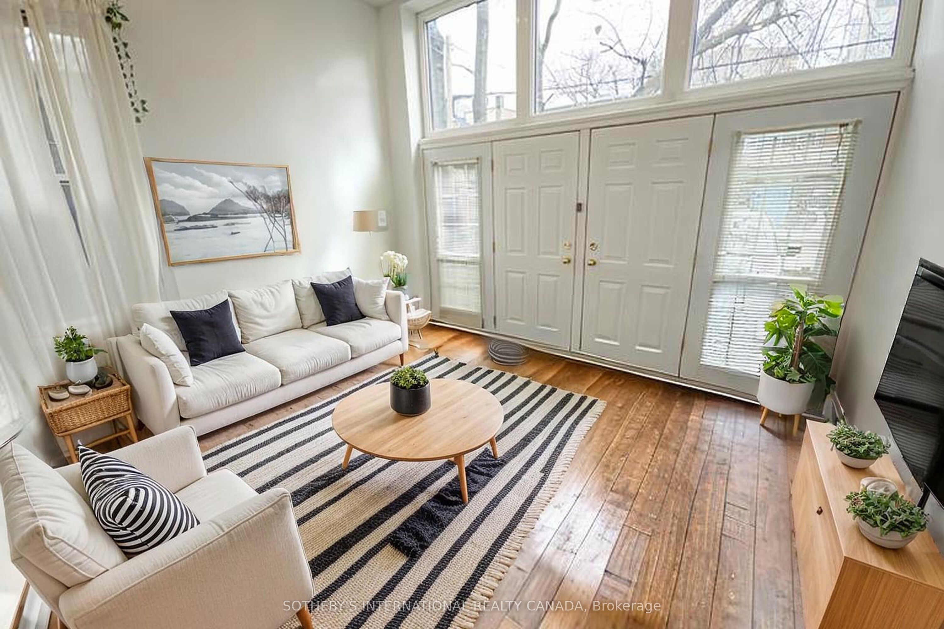 227 Beverley Street 1, Toronto, ON M5T 1Z4