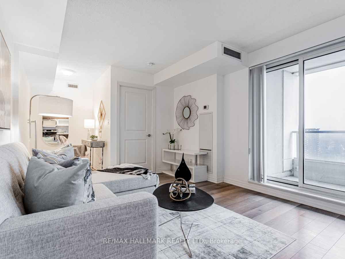 2015 Sheppard Avenue E 1905, Toronto, ON M2J 0B3 photo 2