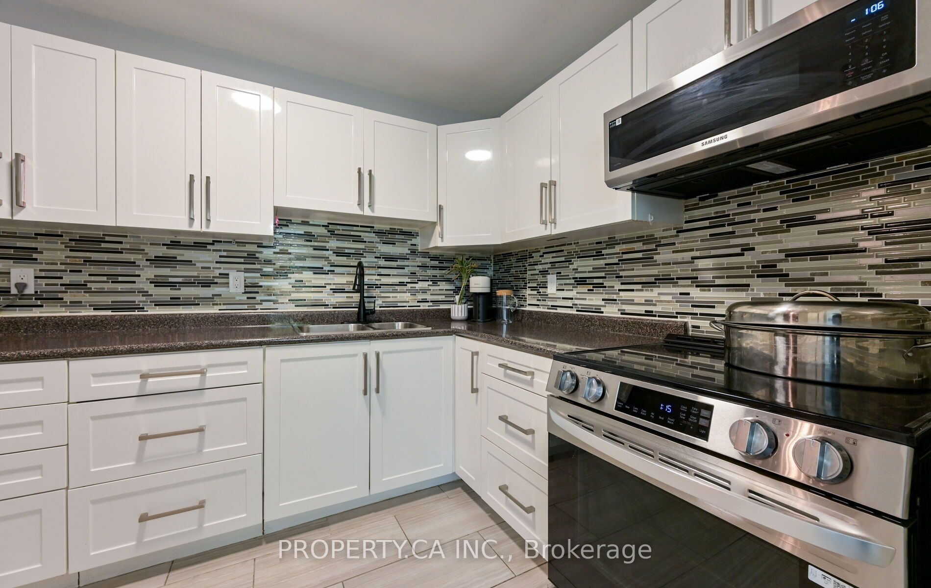 60 Pavane Linkway 207, Toronto, ON M3C 1A1 photo 5