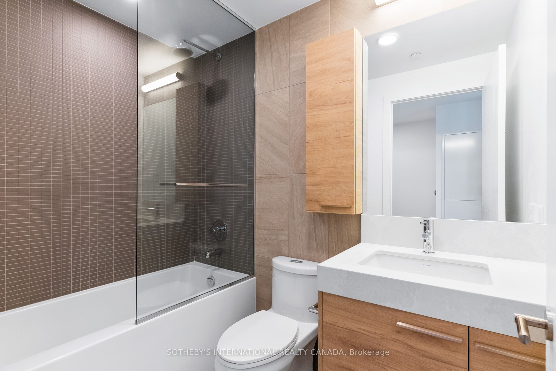 200 Redpath Avenue 2005, Toronto, ON M4P 0E6 photo 3