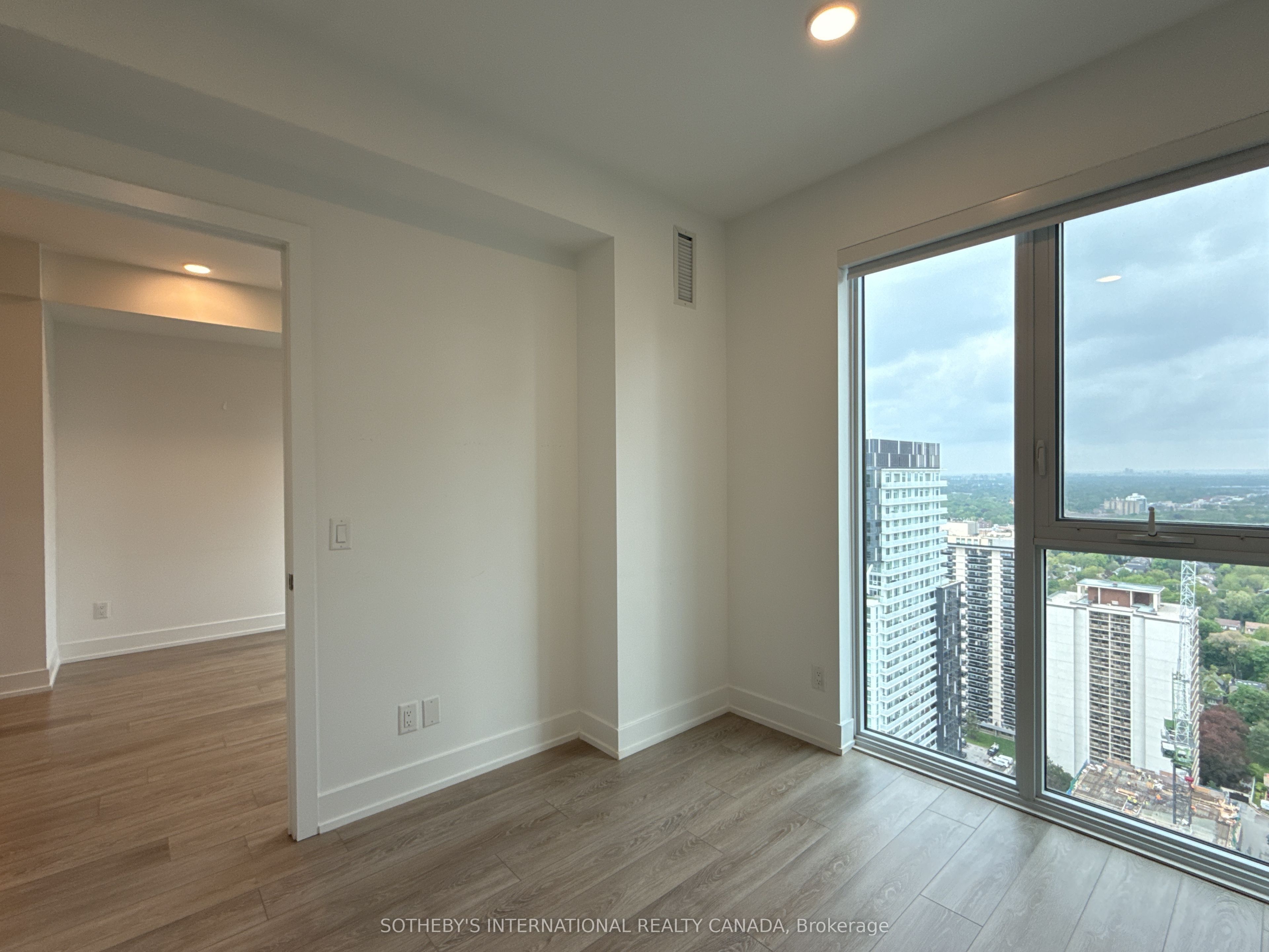 200 Redpath Avenue 2208, Toronto, ON M4P 0E6 photo 4