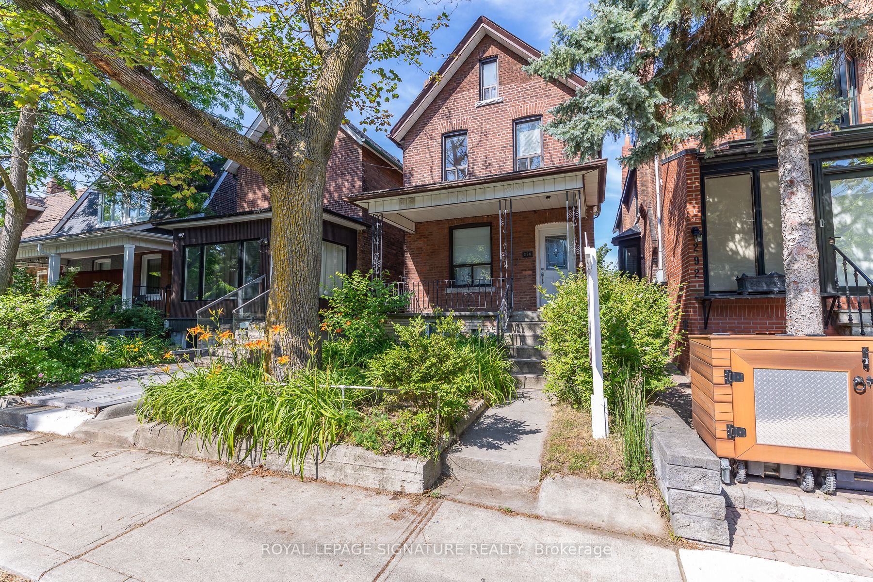 290 Margueretta Street, Toronto, ON M6H 3S3