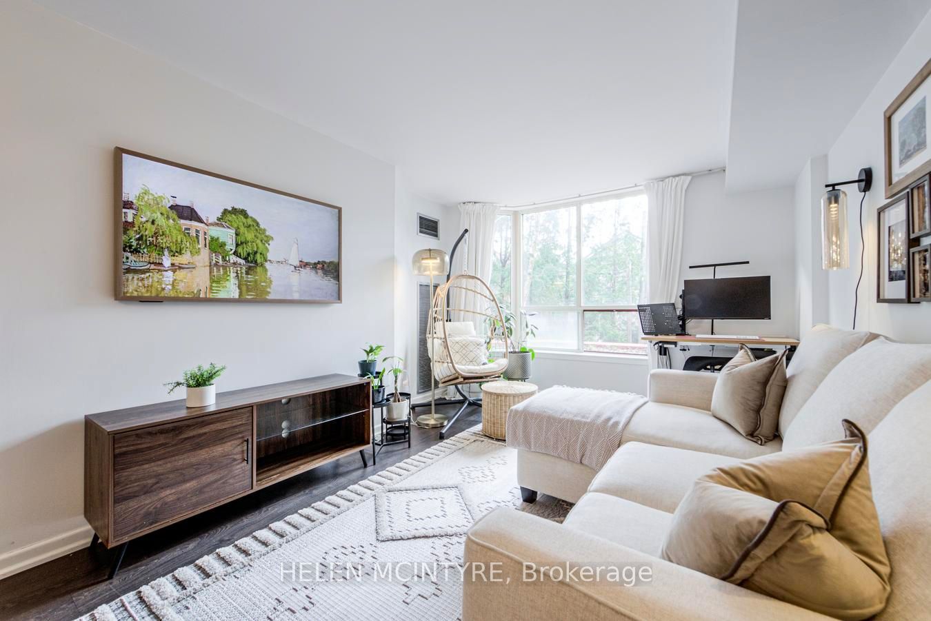 955 Millwood Road 222, Toronto, ON M4G 4E3 photo 2