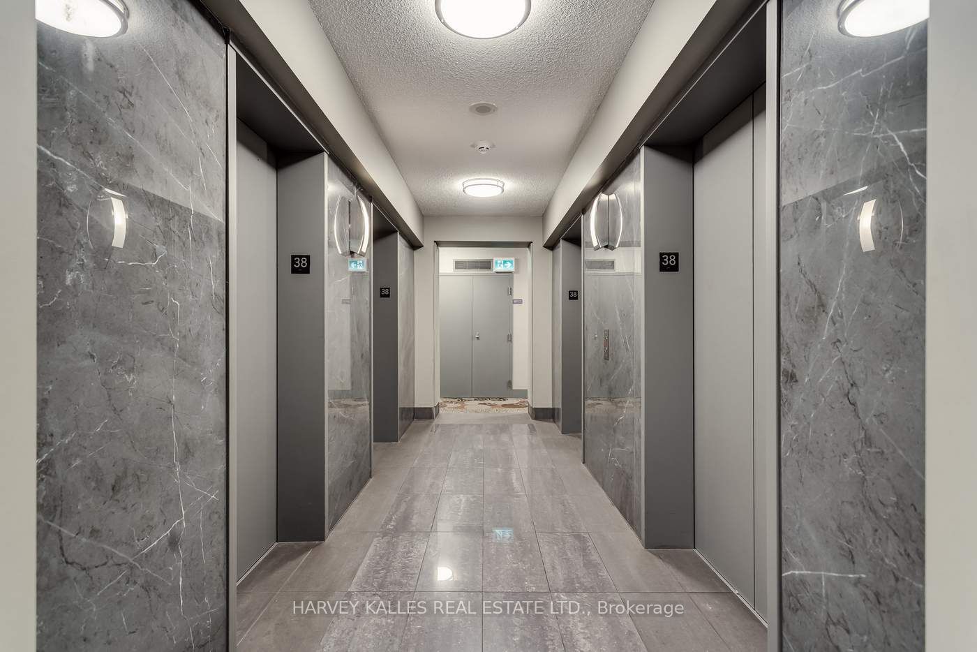 35 Mariner Terrace 3808, Toronto, ON M5V 3V9 photo 3