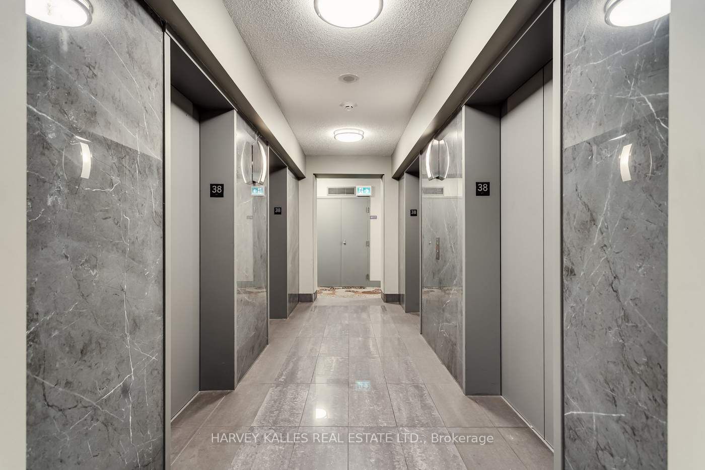 35 Mariner Terrace 3808, Toronto, ON M5V 3V9 photo 4
