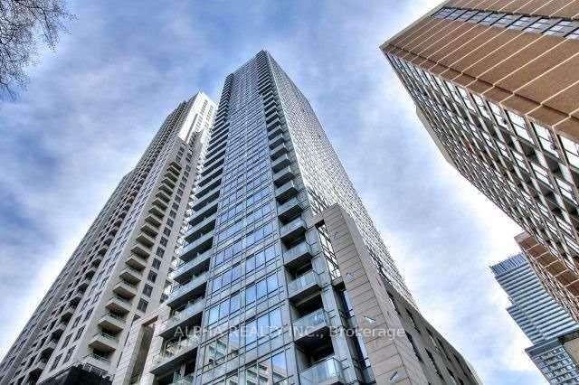 21 Balmuto Street 1205, Toronto, ON M4Y 1W4