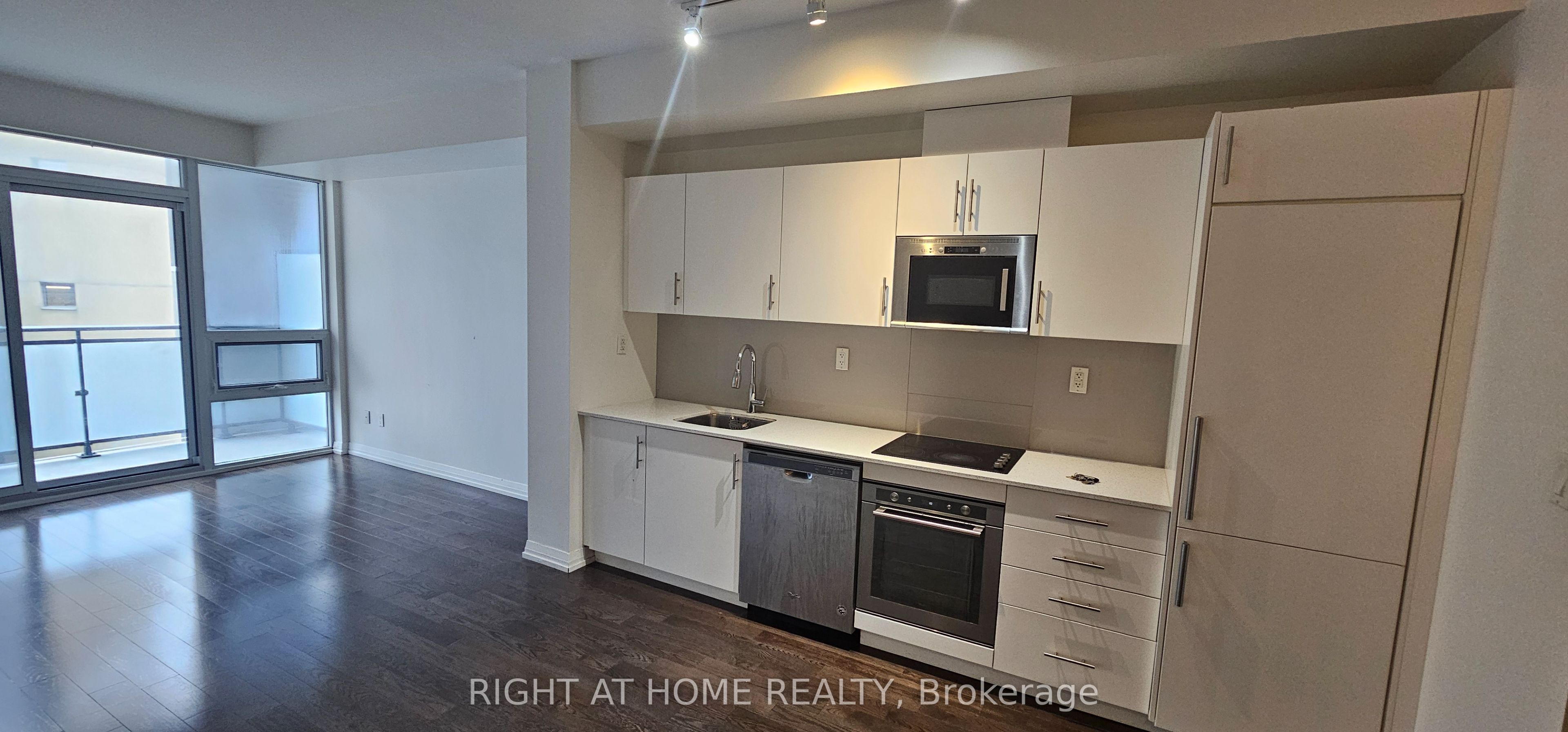 460 Adelaide Street E 632, Toronto, ON M5A 0E7 photo 4