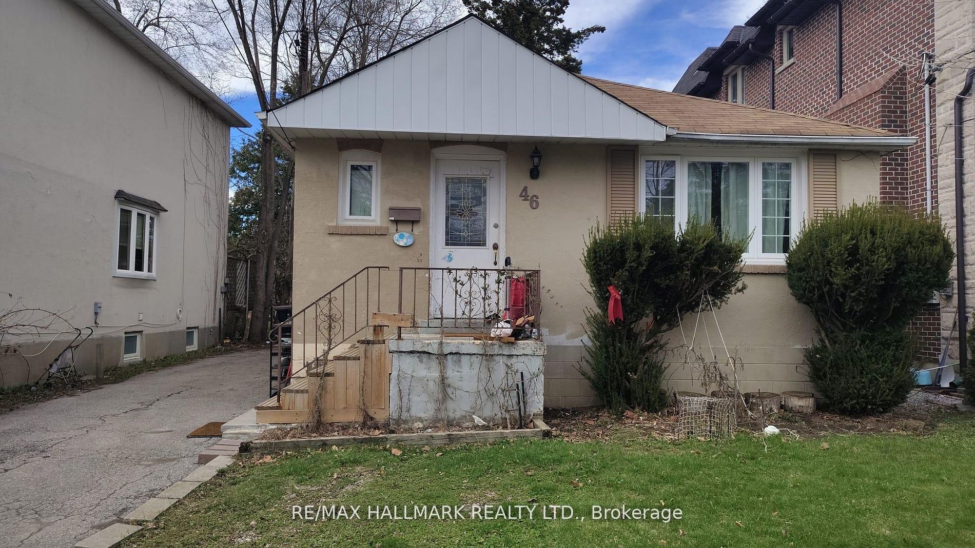 46 Madawaska Avenue, Toronto, ON M2M 2P9 photo 2