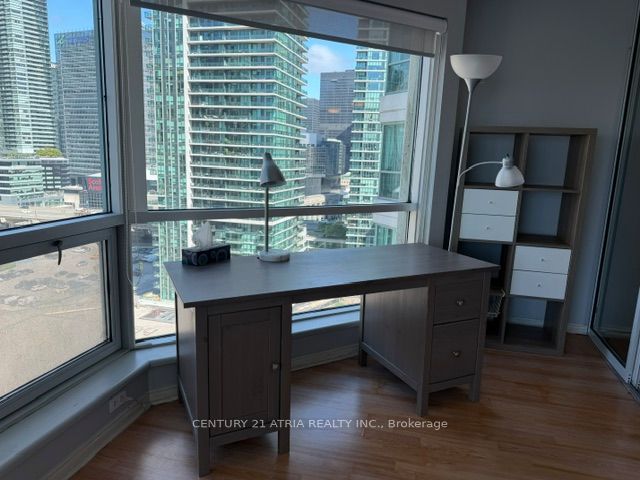 10 Queens Quay N/A W 1707, Toronto, ON M5J 2R9 photo 5