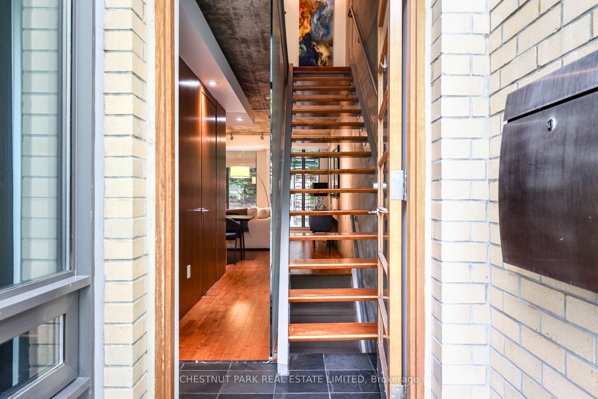 271 Mutual Street, Toronto, ON M4Y 1X6 photo 3