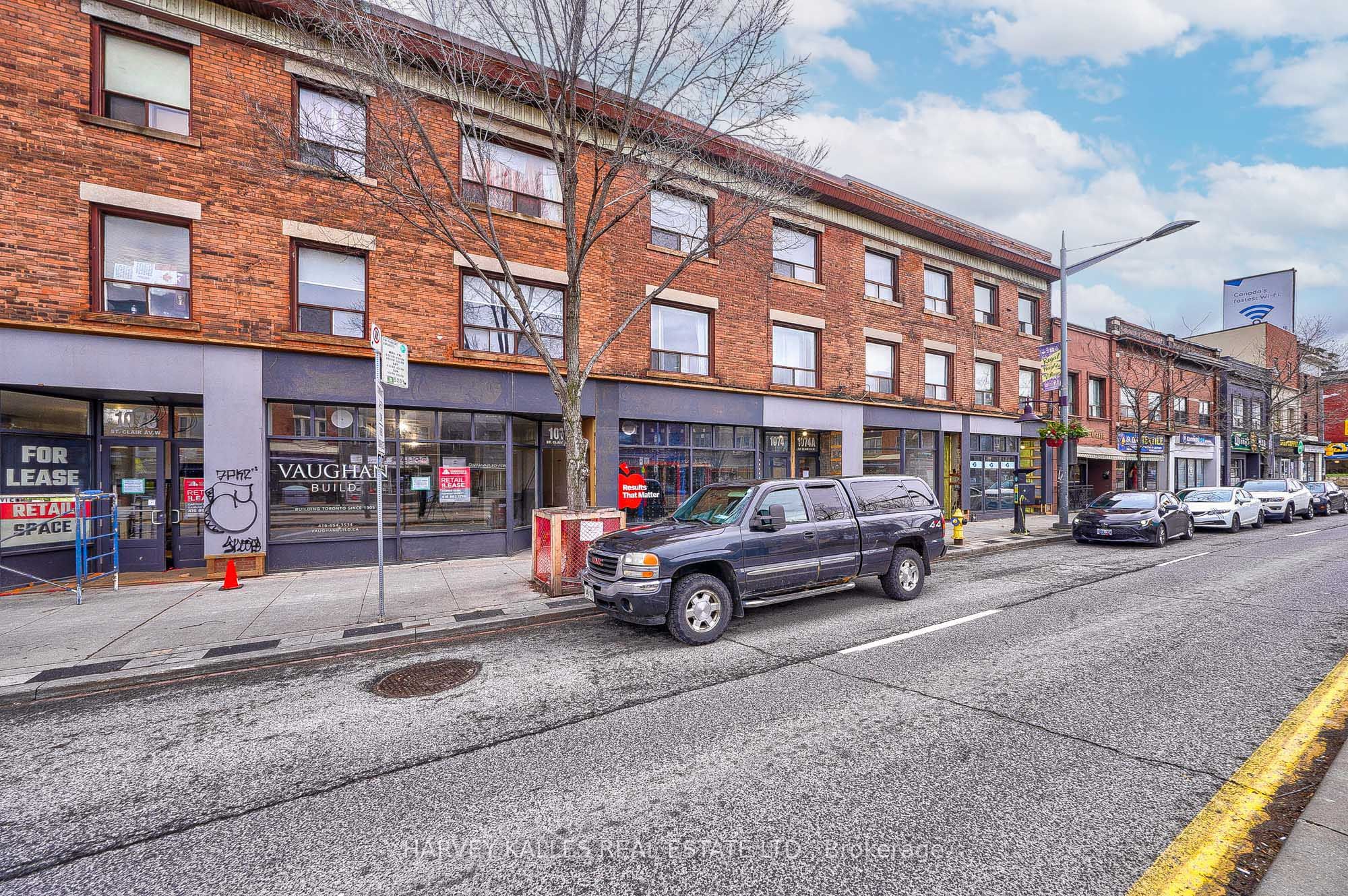 1074 St Clair Avenue W 4, Toronto, ON M6E 3H3