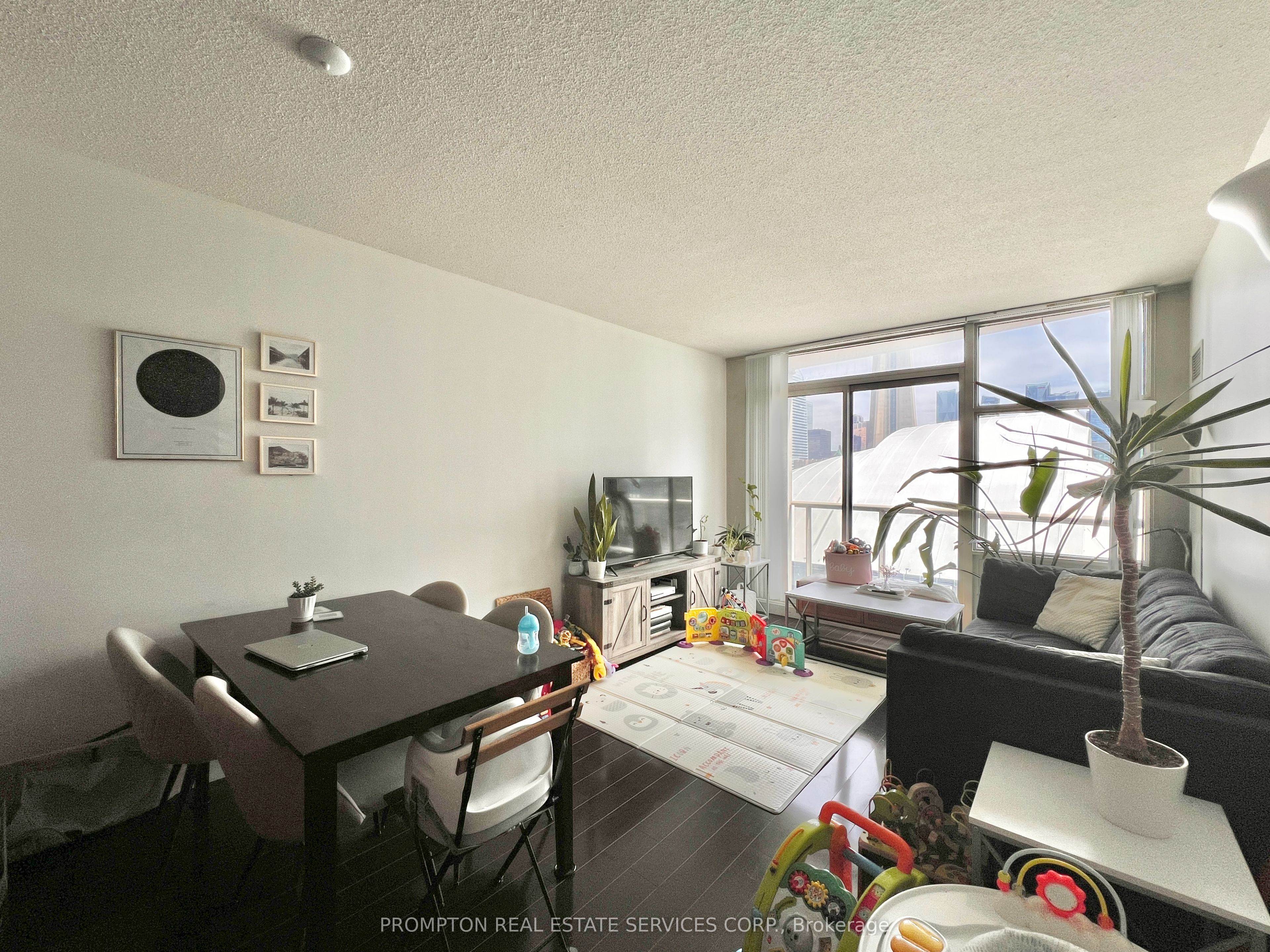 10 Navy Wharf Court 2708, Toronto, ON M5V 3V2 photo 2