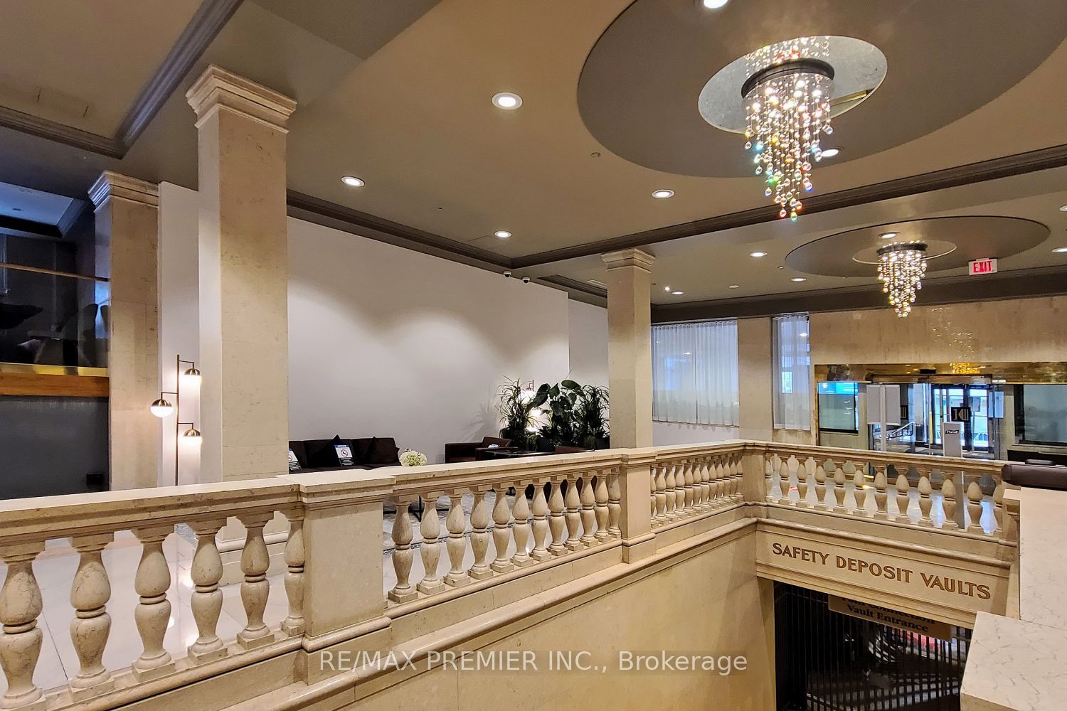 1 King Street W 711, Toronto, ON M5H 1A1