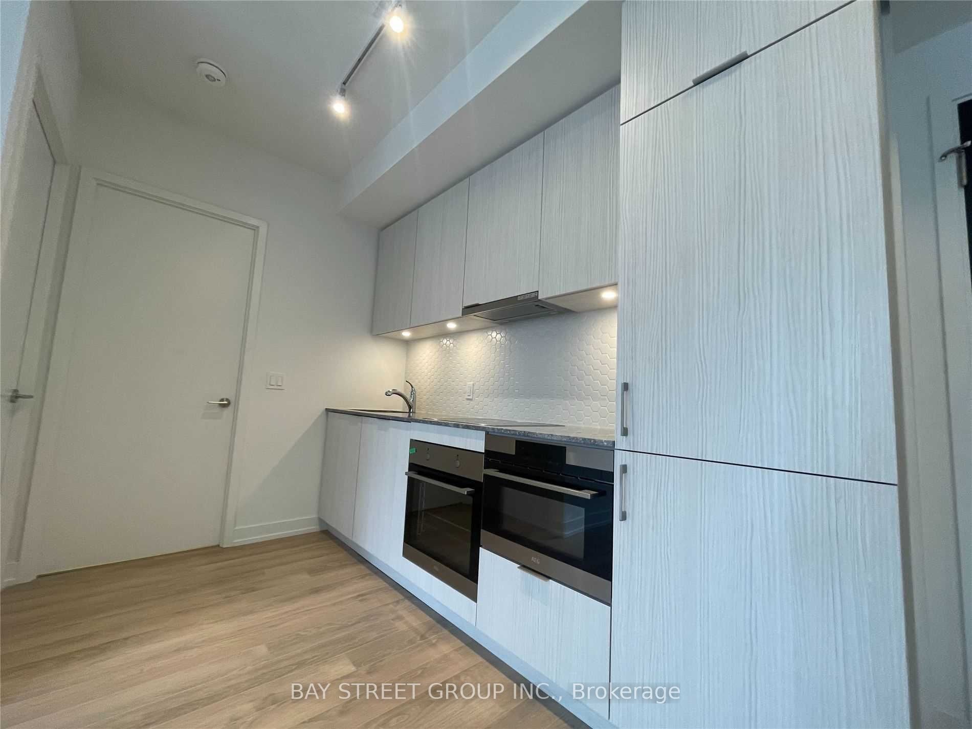 158 Front Street E 214, Toronto, ON M5A 0K9 photo 4