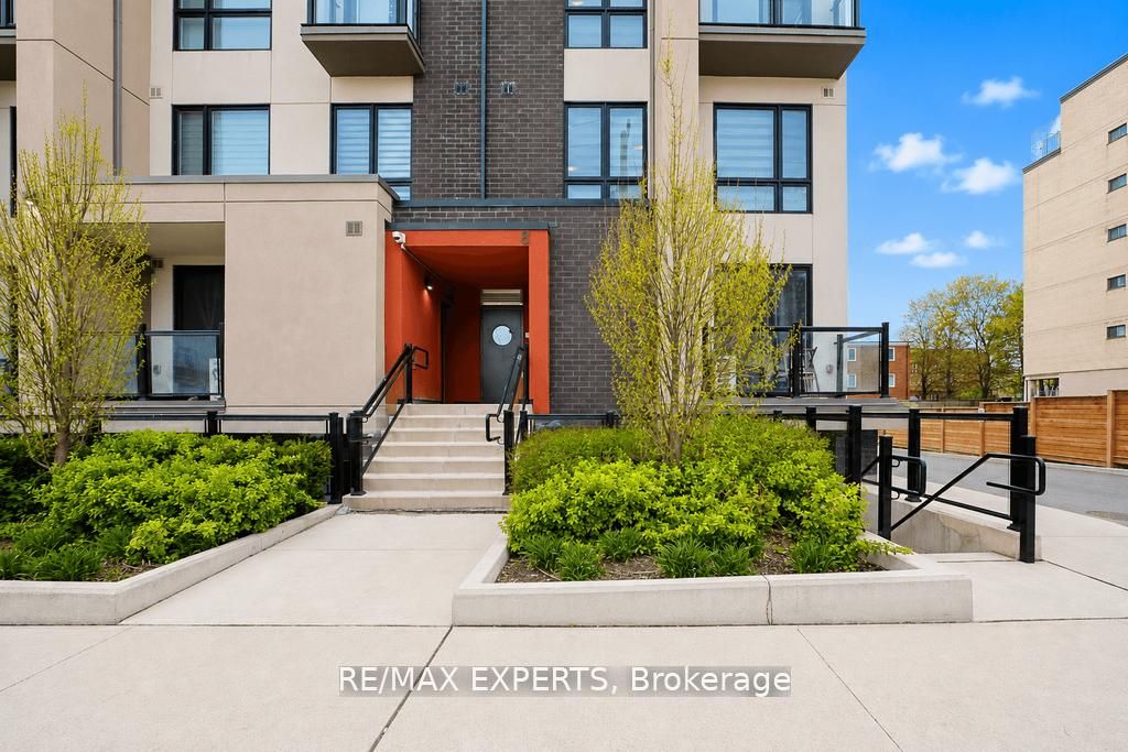 8 Marquette Avenue 7, Toronto, ON M6A 0E1 photo 3