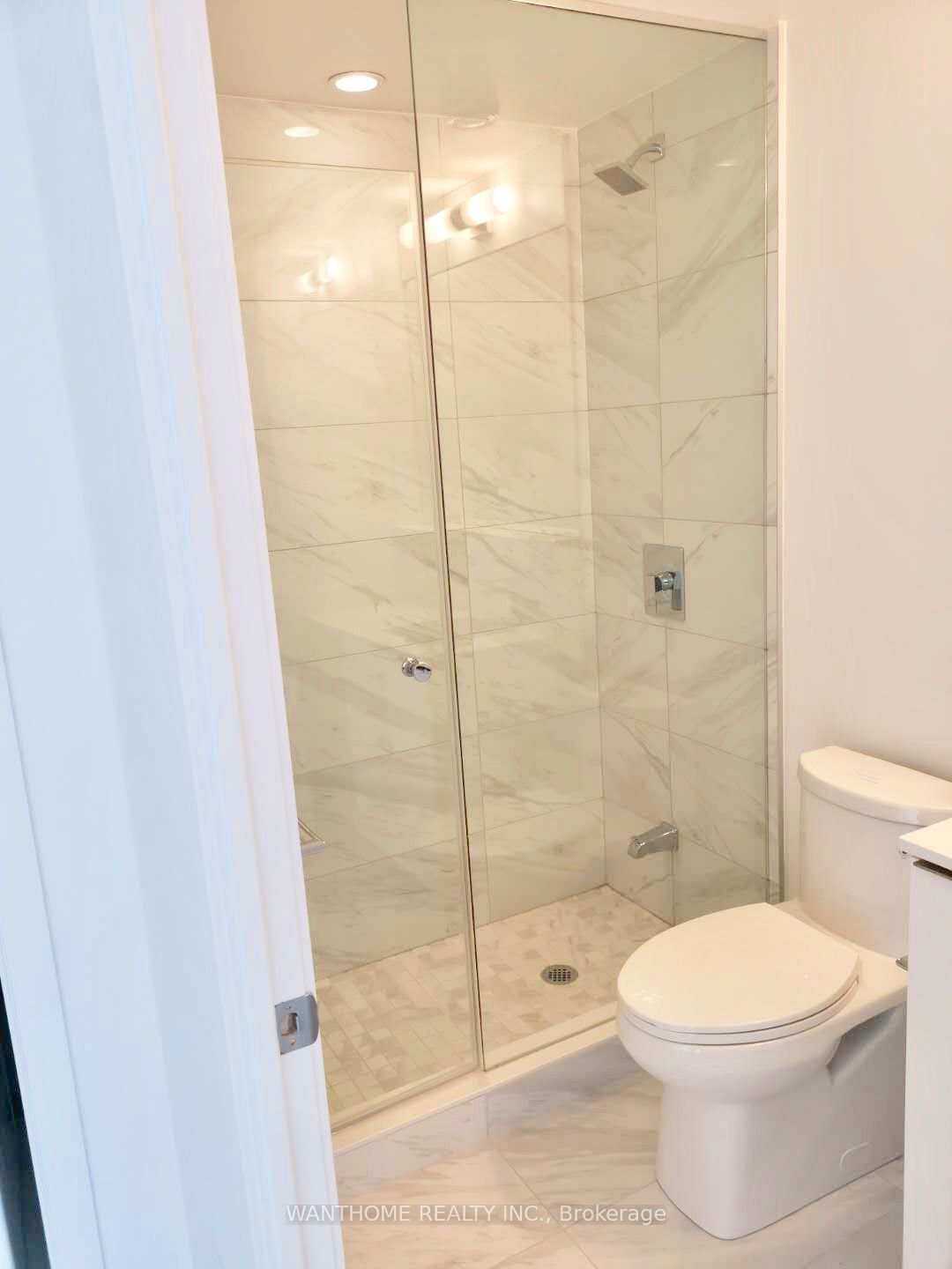85 Wood Street 620, Toronto, ON M4Y 0E8 photo 3