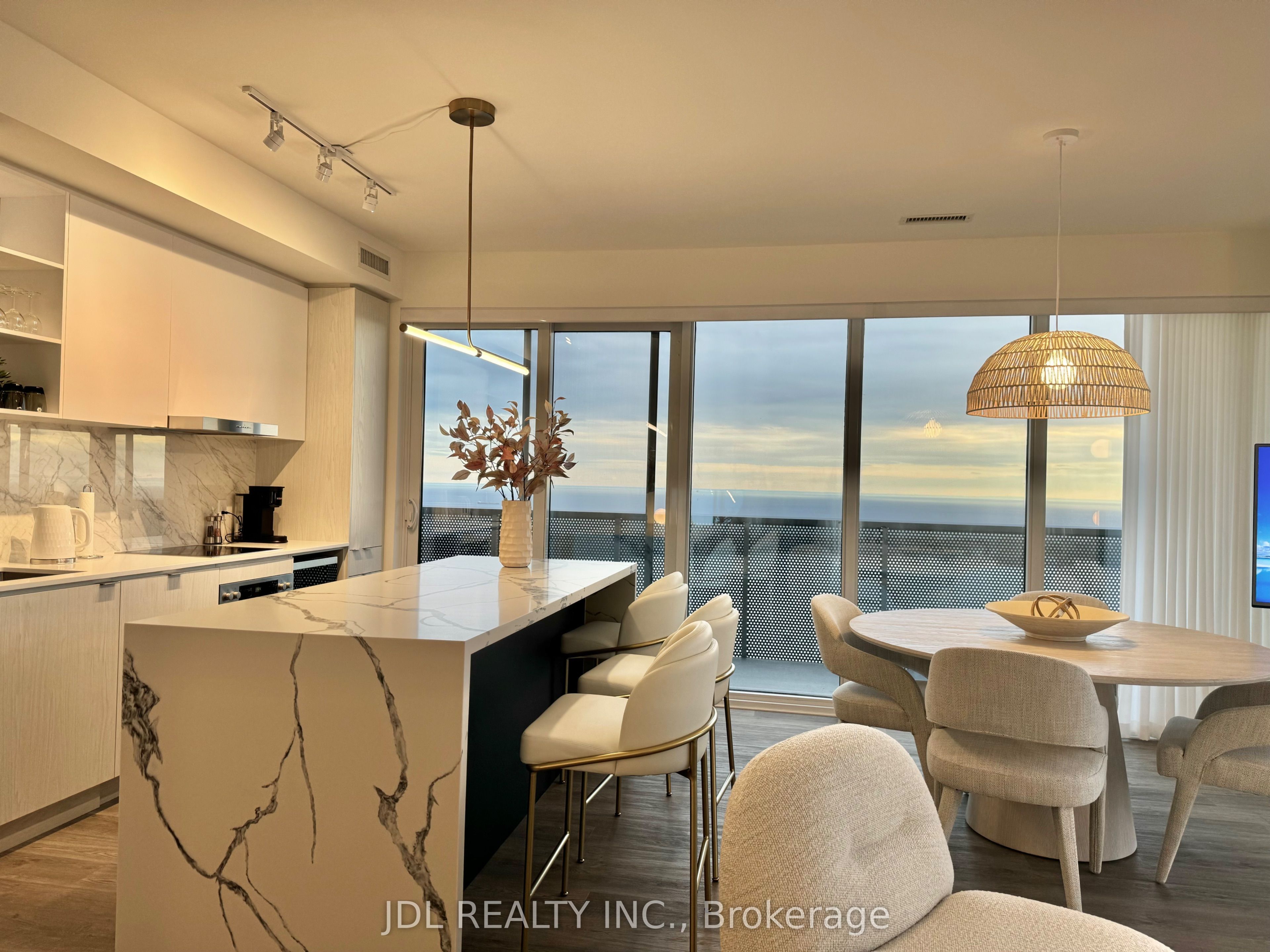 55 Cooper Street 5811, Toronto, ON M5E 0G1 photo 5