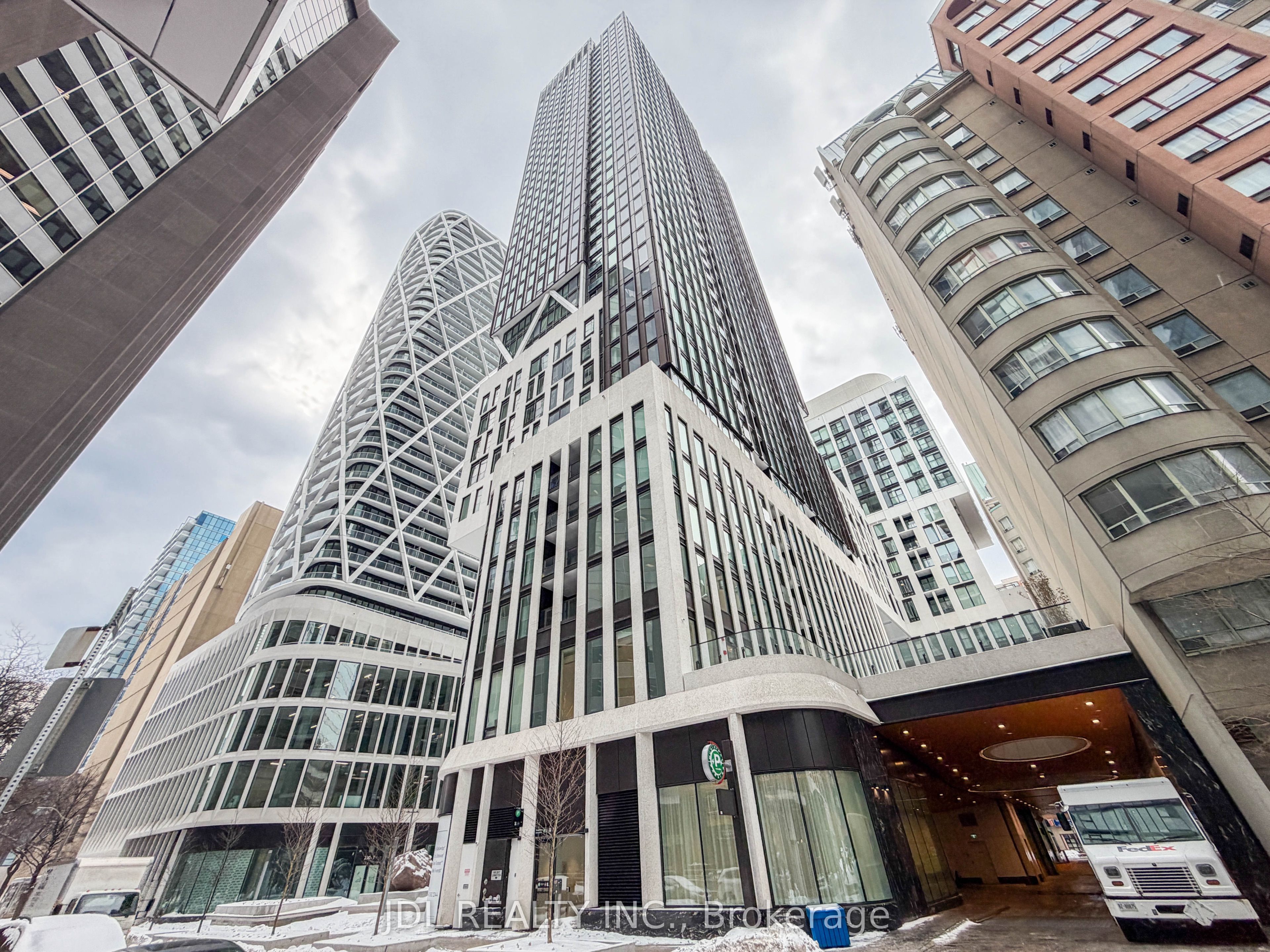 238 Simcoe Street 3709, Toronto, ON M5T 0E2