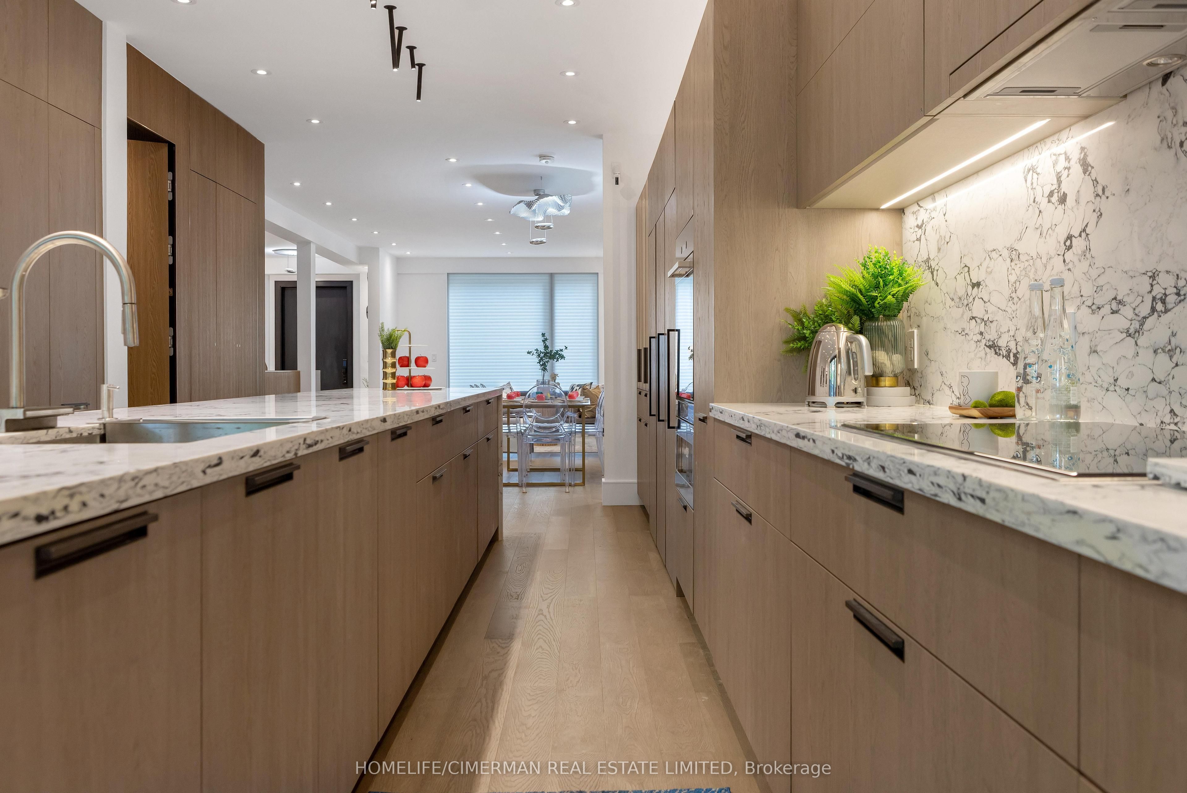 124 Lyndhurst Avenue, Toronto, ON M5R 2Z9 photo 4