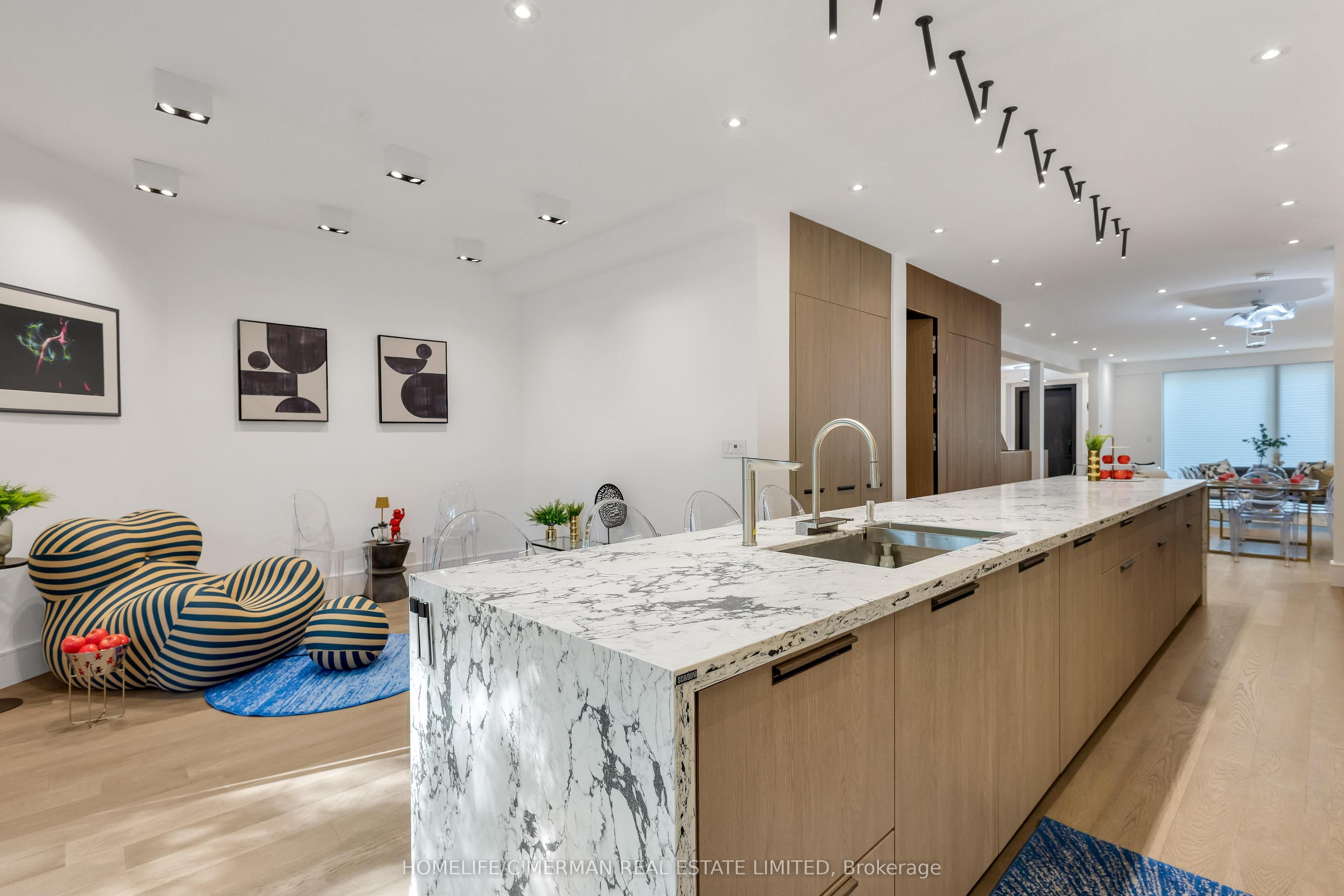 124 Lyndhurst Avenue, Toronto, ON M5R 2Z9 photo 5