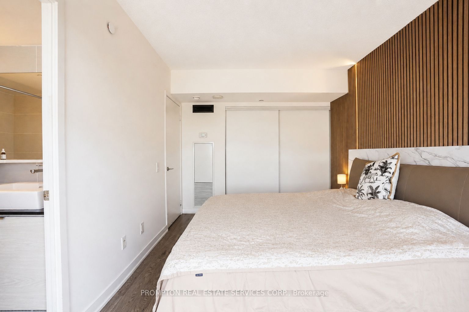 72 Esther Shiner Boulevard 717, Toronto, ON M2K 2X9 photo 4