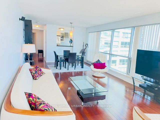 10 Yonge Street 2702, Toronto, ON M5E 1R4 photo 4