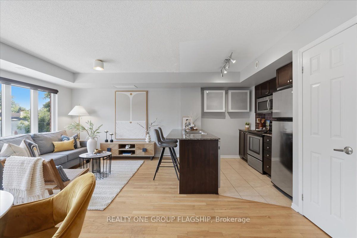 1 Ruttan Street 201, Toronto, ON M6P 0A1 photo 4