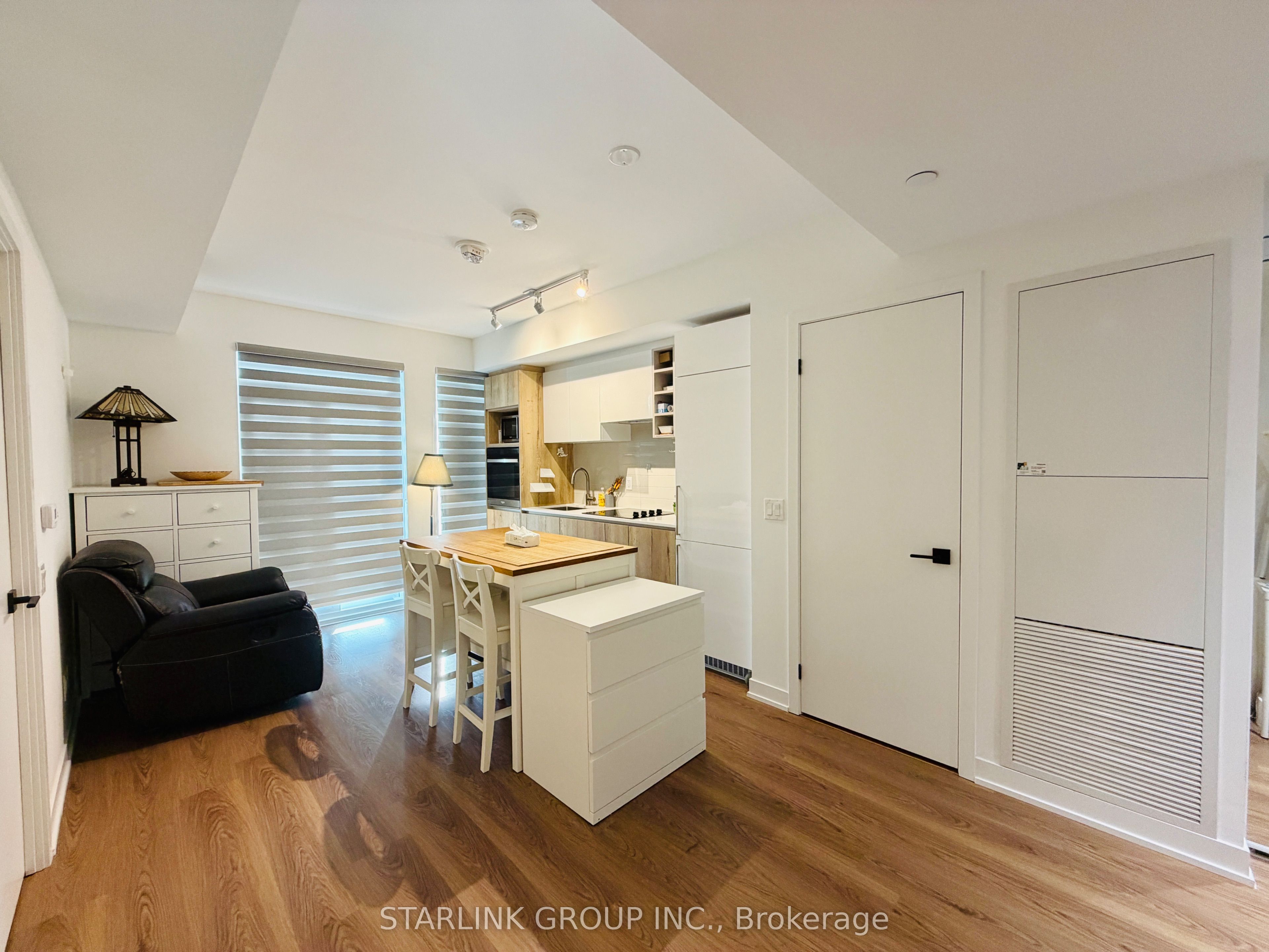 319 Jarvis Street 4703, Toronto, ON M5B 0C8 photo 2