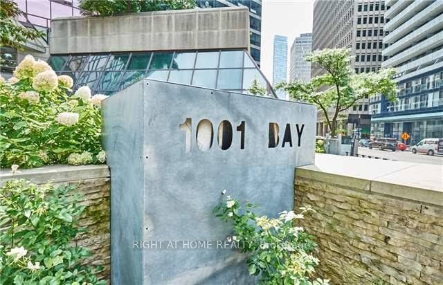 1001 Bay Street 919, Toronto, ON M5S 3A6