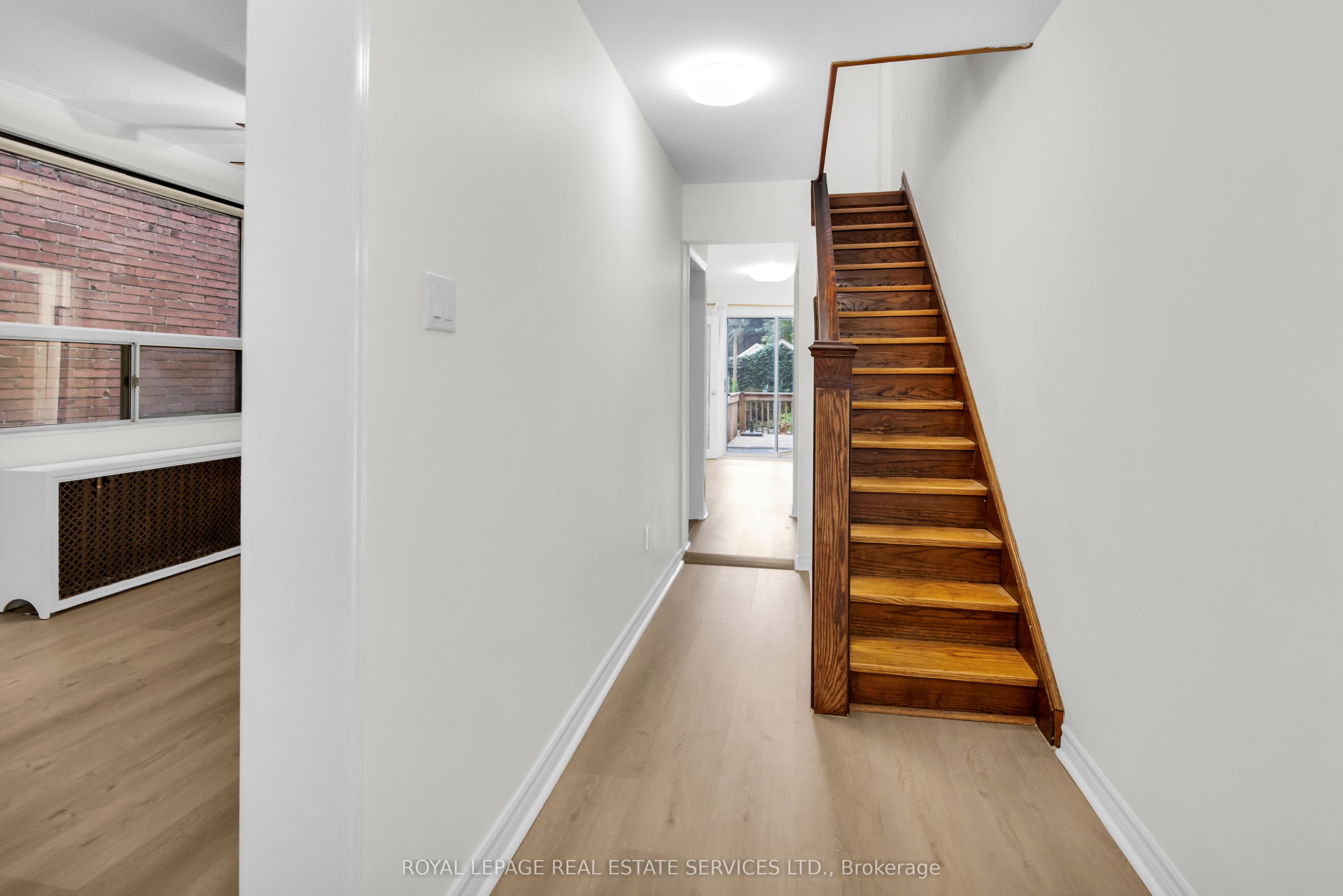 56 Arlington Avenue, Toronto, ON M6G 3K8 photo 4