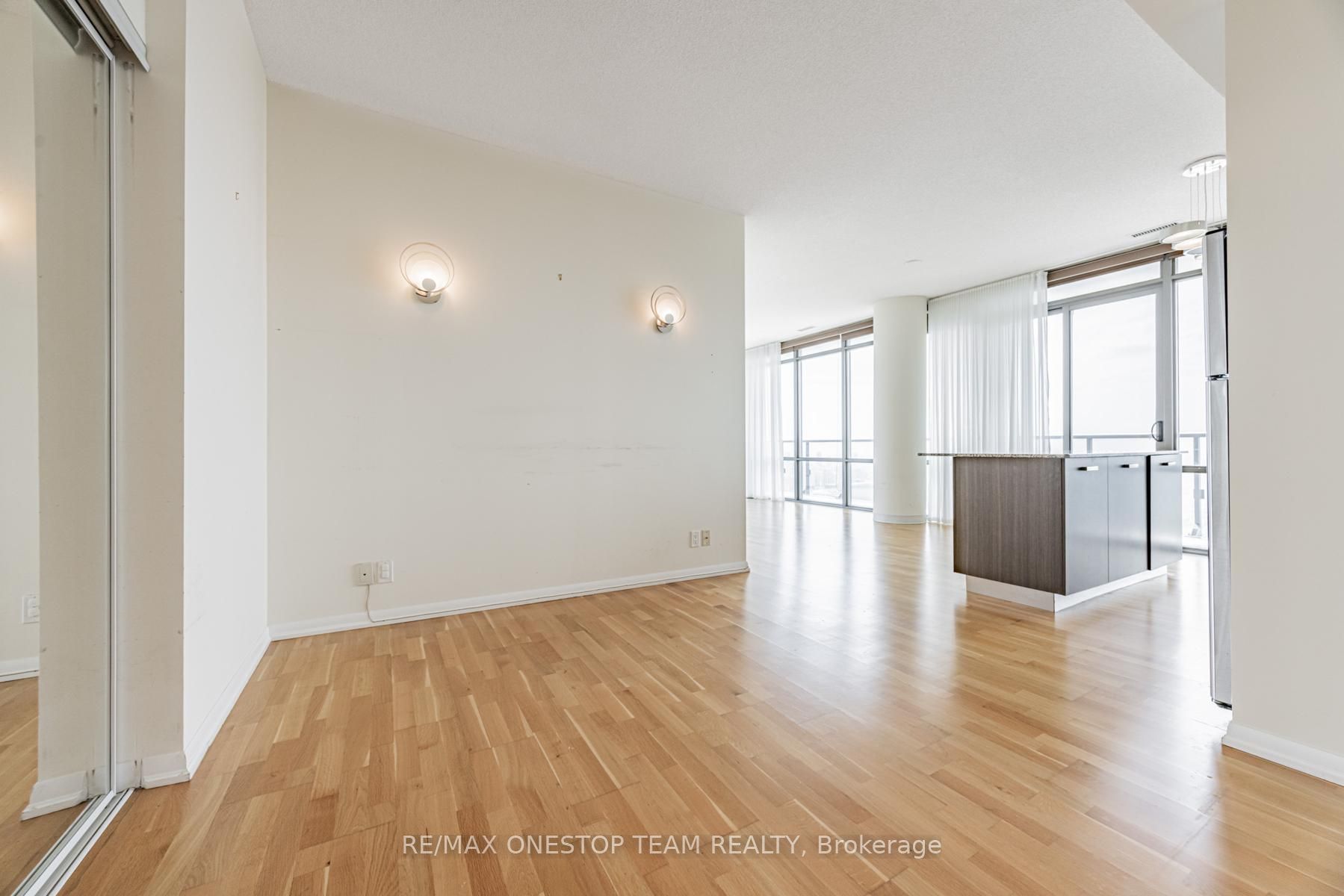 832 Bay Street 4110, Toronto, ON M5S 1Z6 photo 4