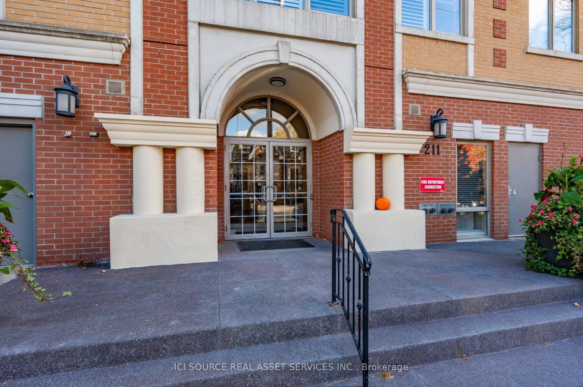211 Randolph Road 316, Toronto, ON M4G 4H1 photo 2