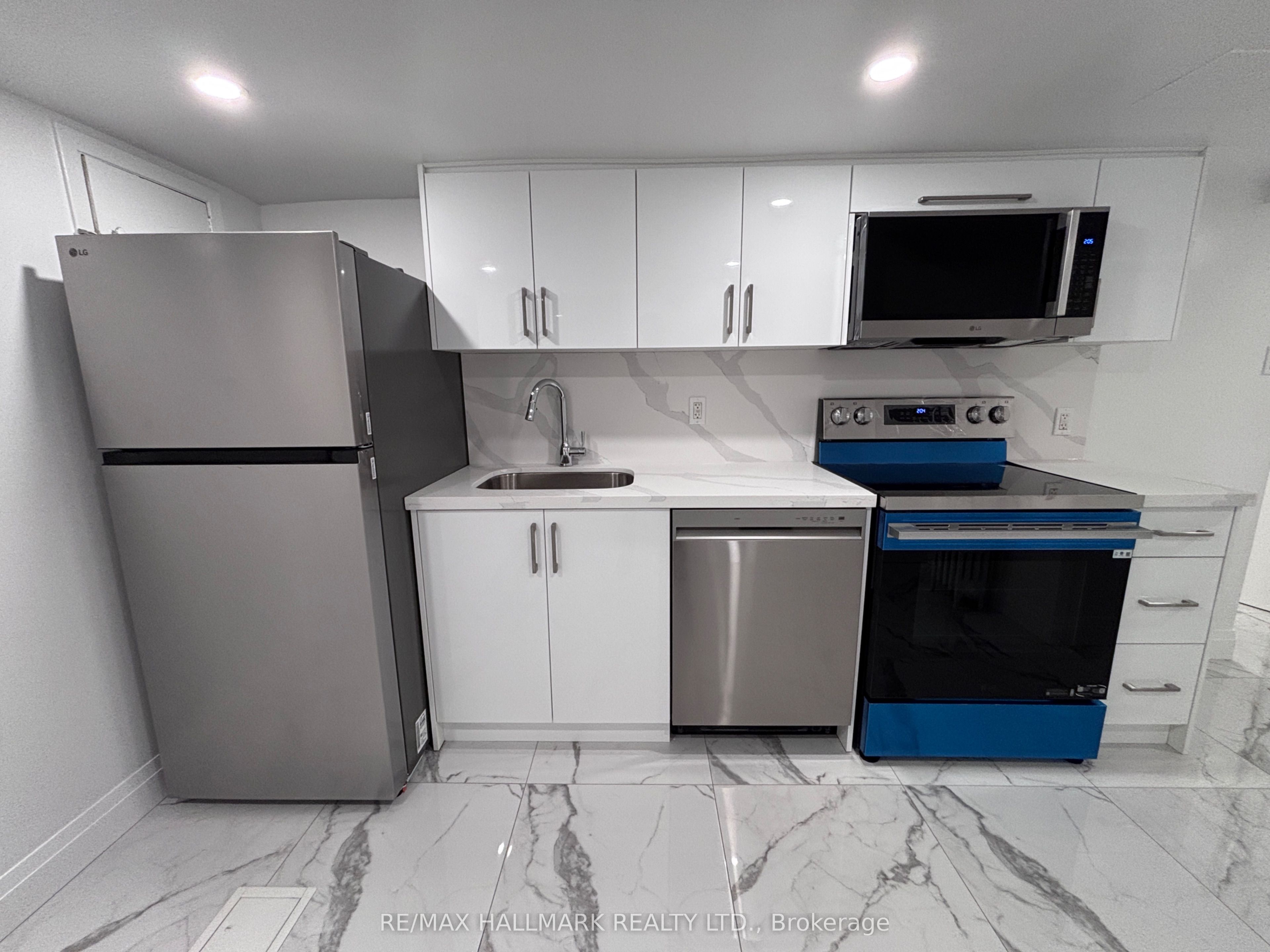 27 Delaware Avenue Lower, Toronto, ON M6H 2S8 photo 3