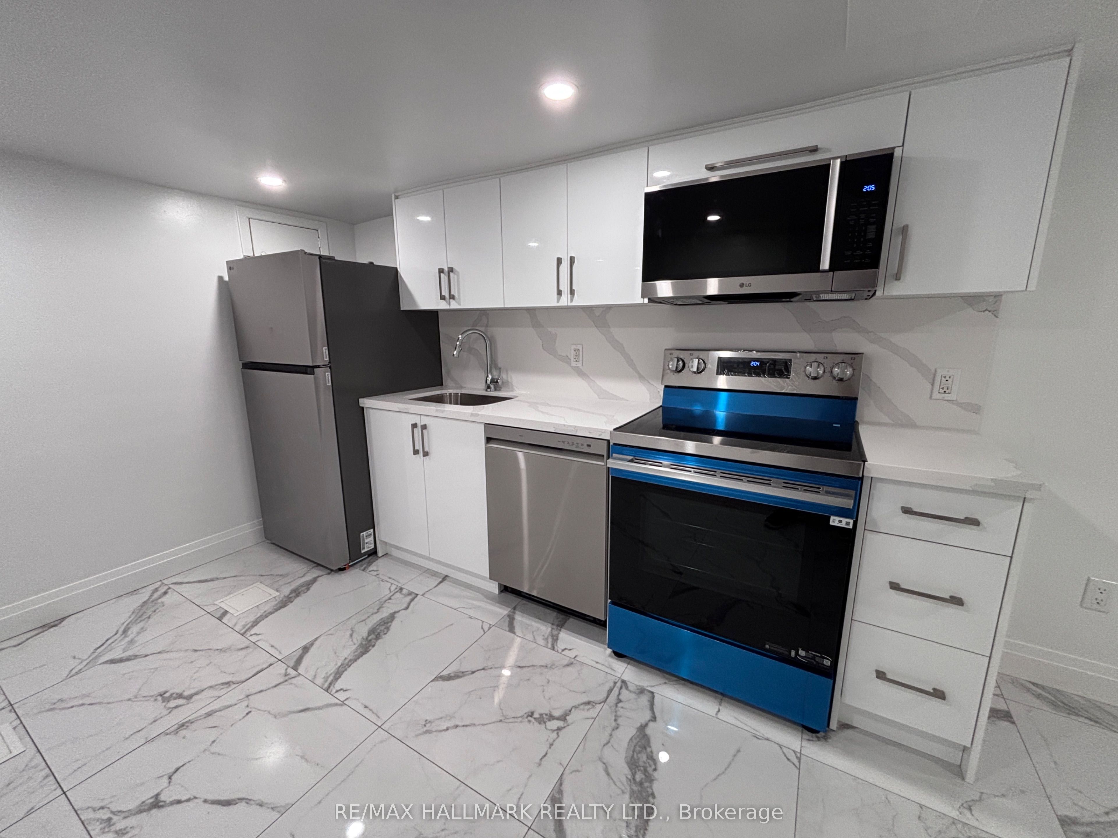27 Delaware Avenue Lower, Toronto, ON M6H 2S8 photo 4