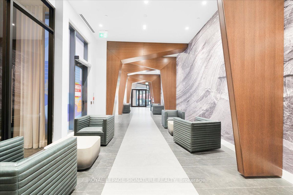 308 Jarvis Street 2710, Toronto, ON M5B 0E3 photo 2