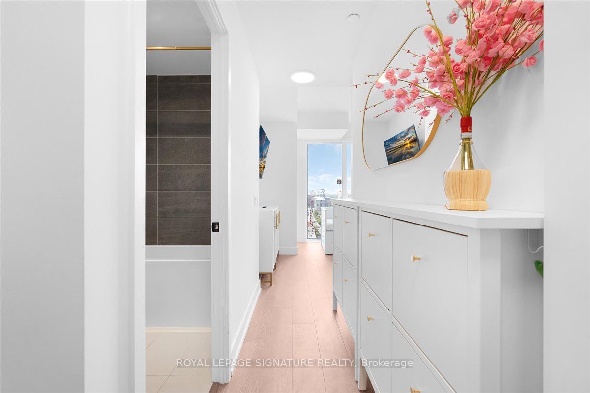 308 Jarvis Street 2710, Toronto, ON M5B 0E3 photo 5