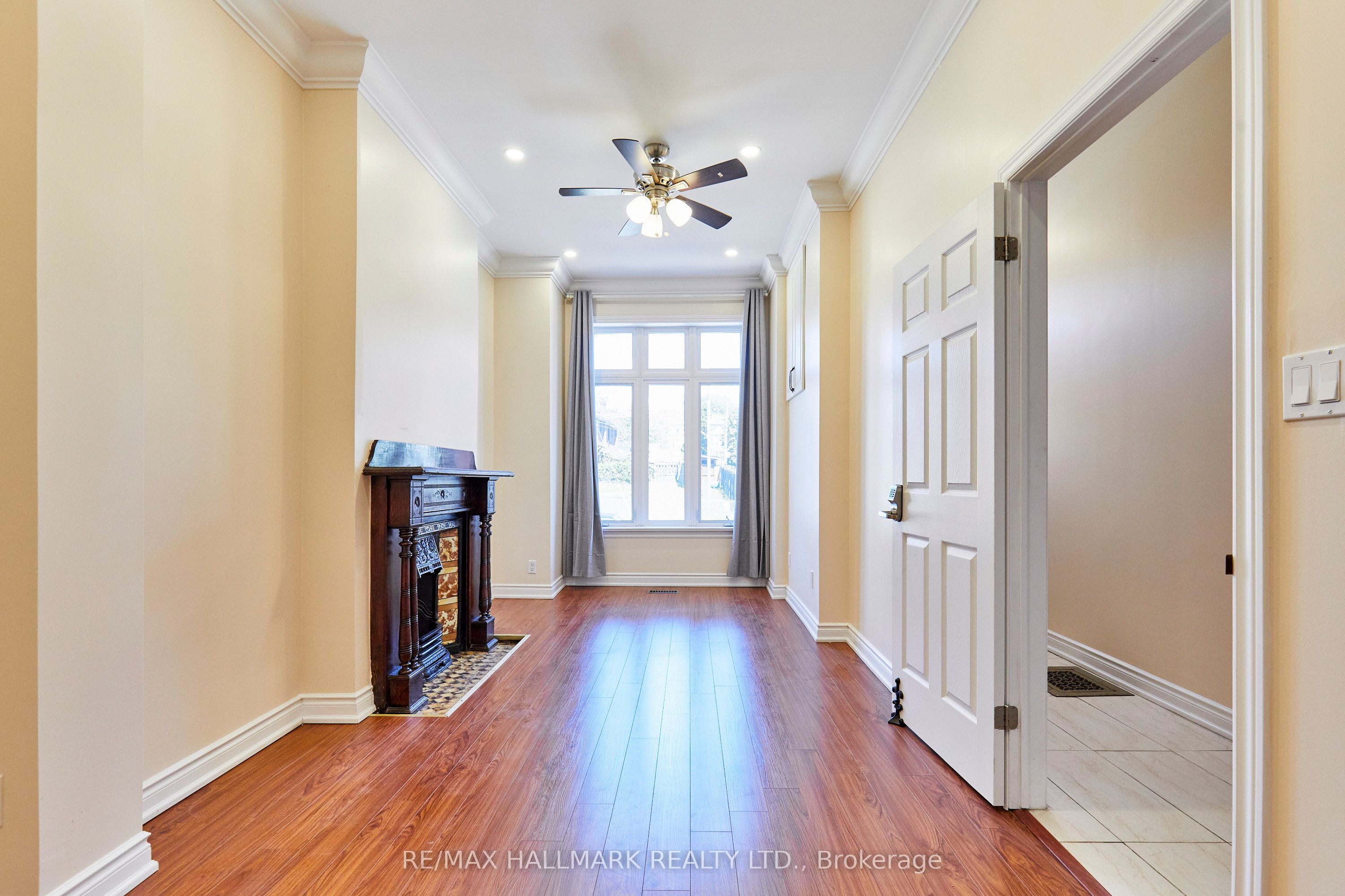 95 Wolseley Street, Toronto, ON M5T 1A4 photo 3