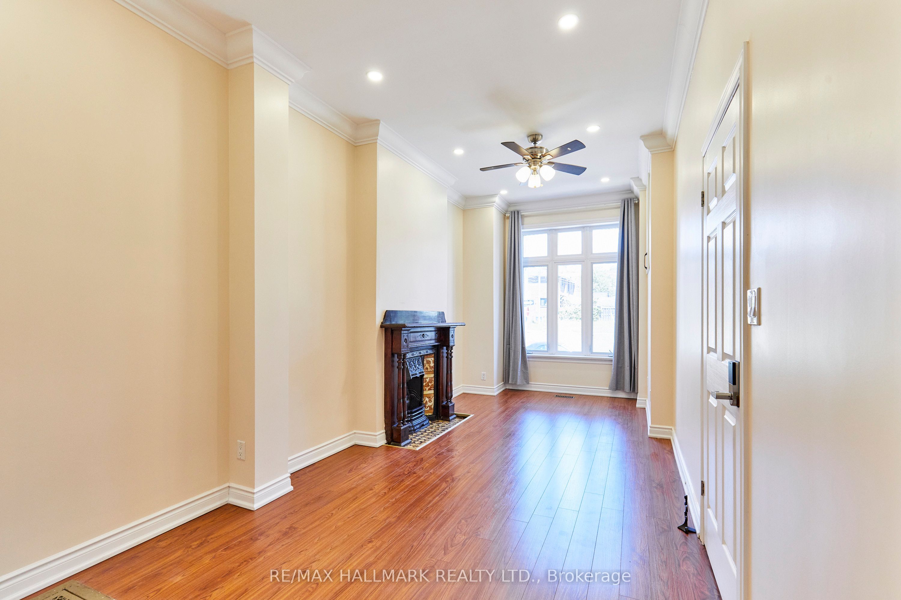 95 Wolseley Street, Toronto, ON M5T 1A4 photo 4
