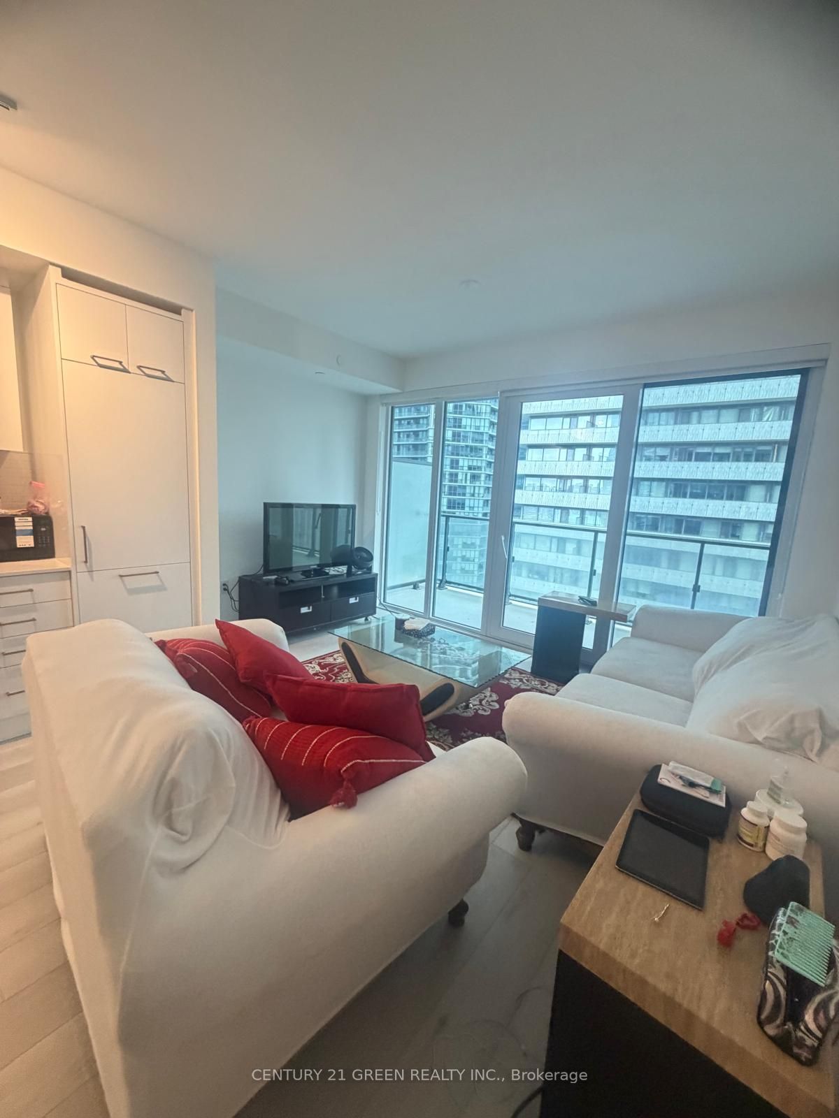 634 Church Street 2301, Toronto, ON M4Y 0G9 photo 3